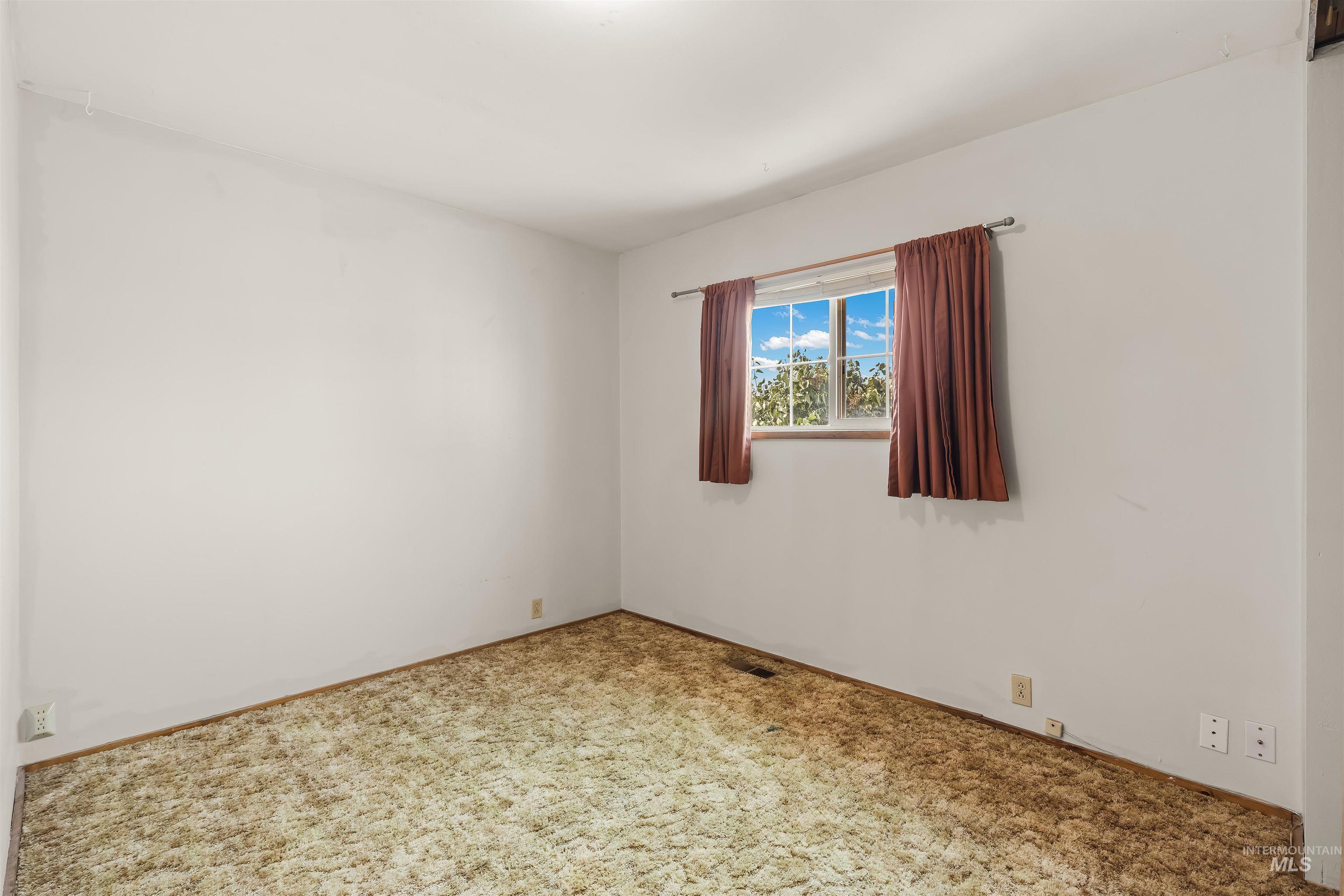 641 Croswell Ave