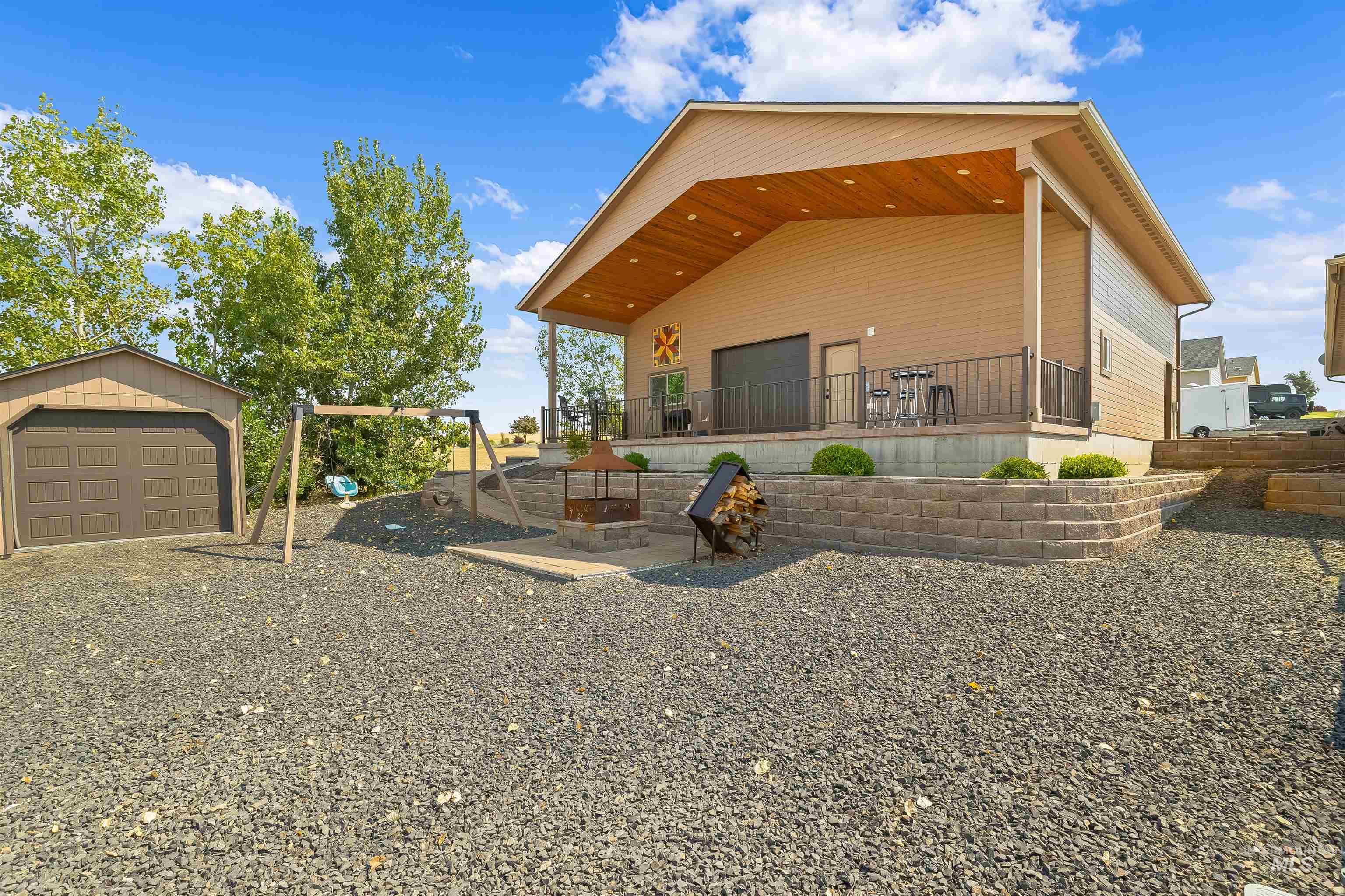 705 Talons Ct