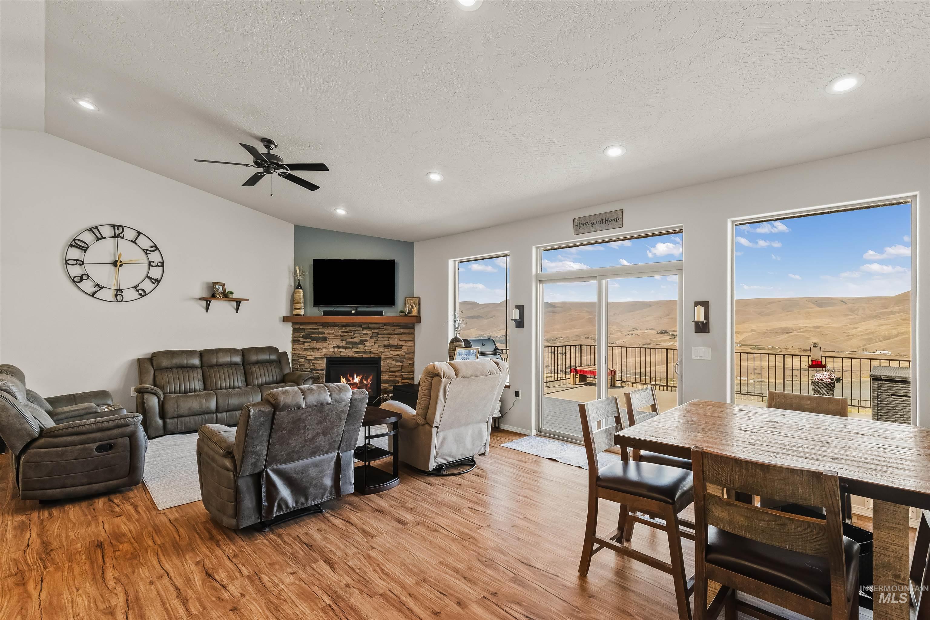 705 Talons Ct