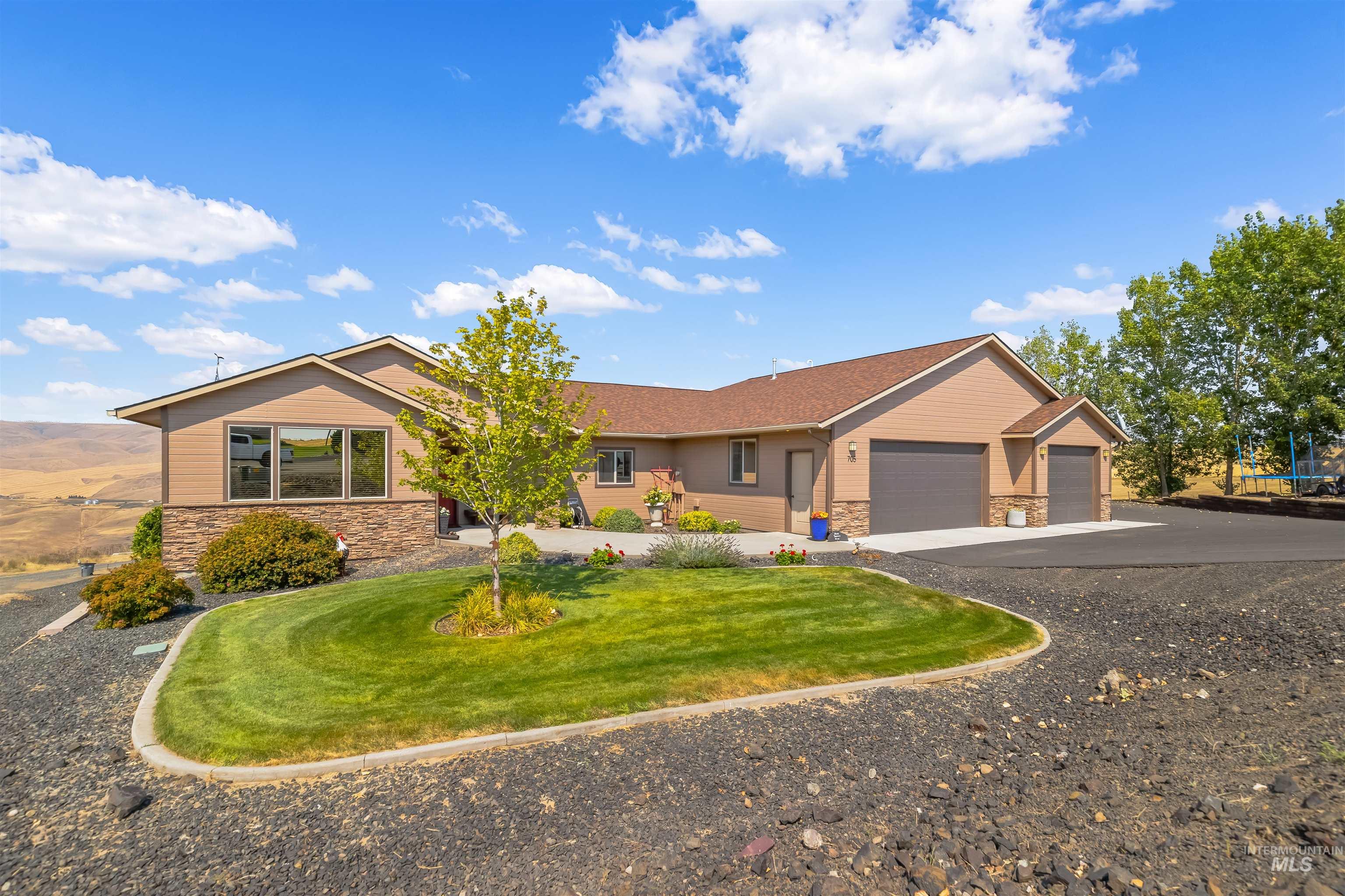 705 Talons Ct