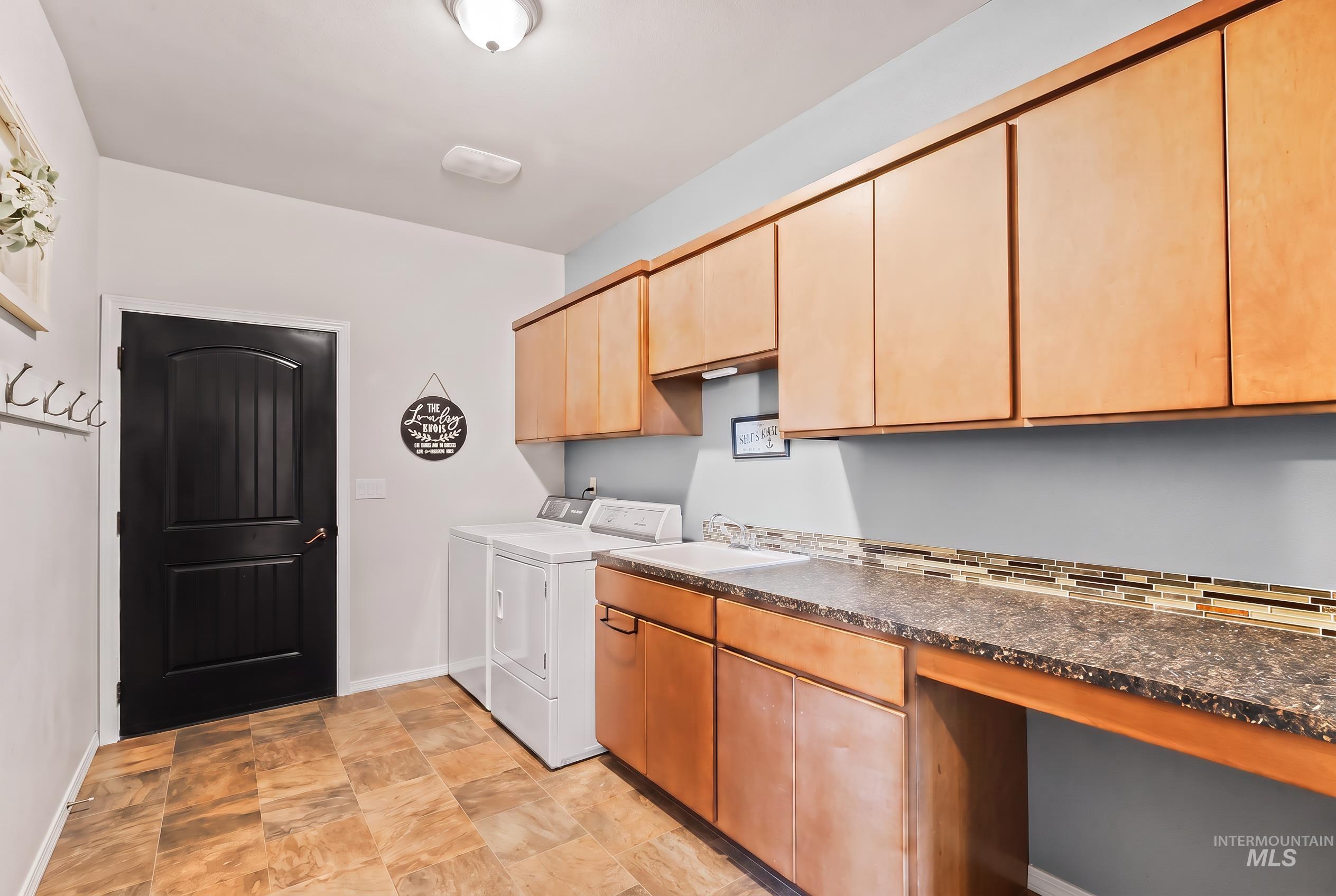 705 Talons Ct