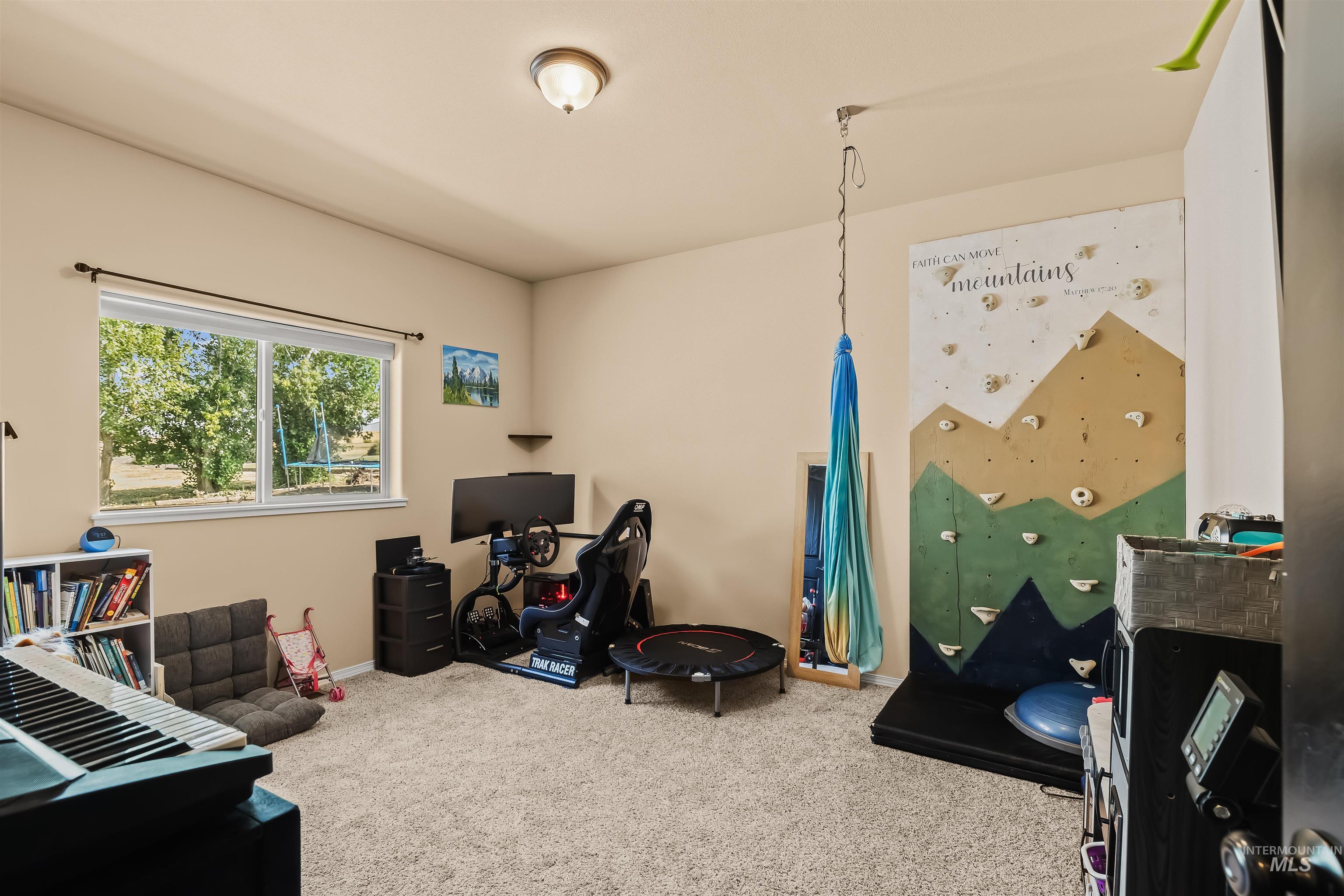 705 Talons Ct
