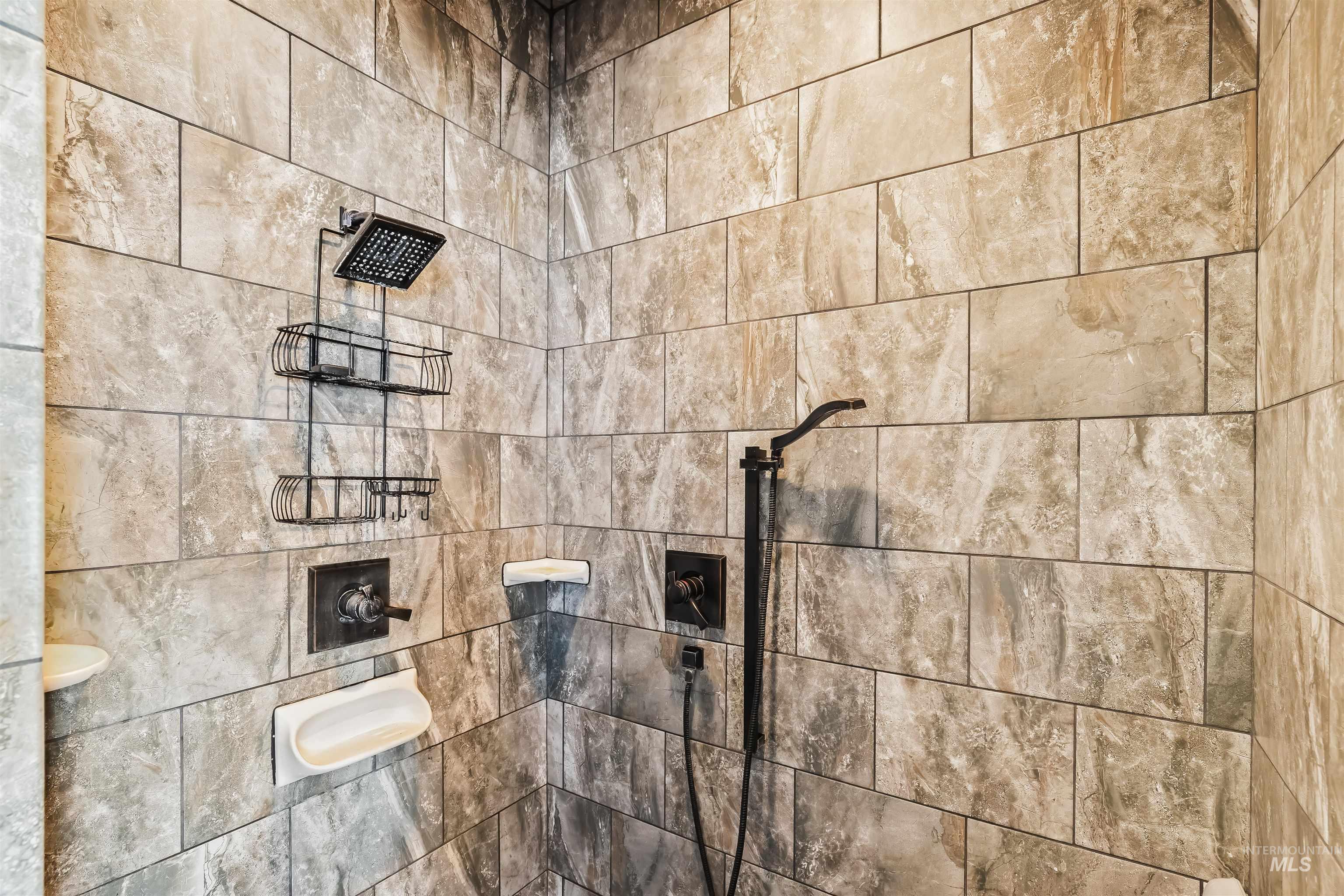 705 Talons Ct