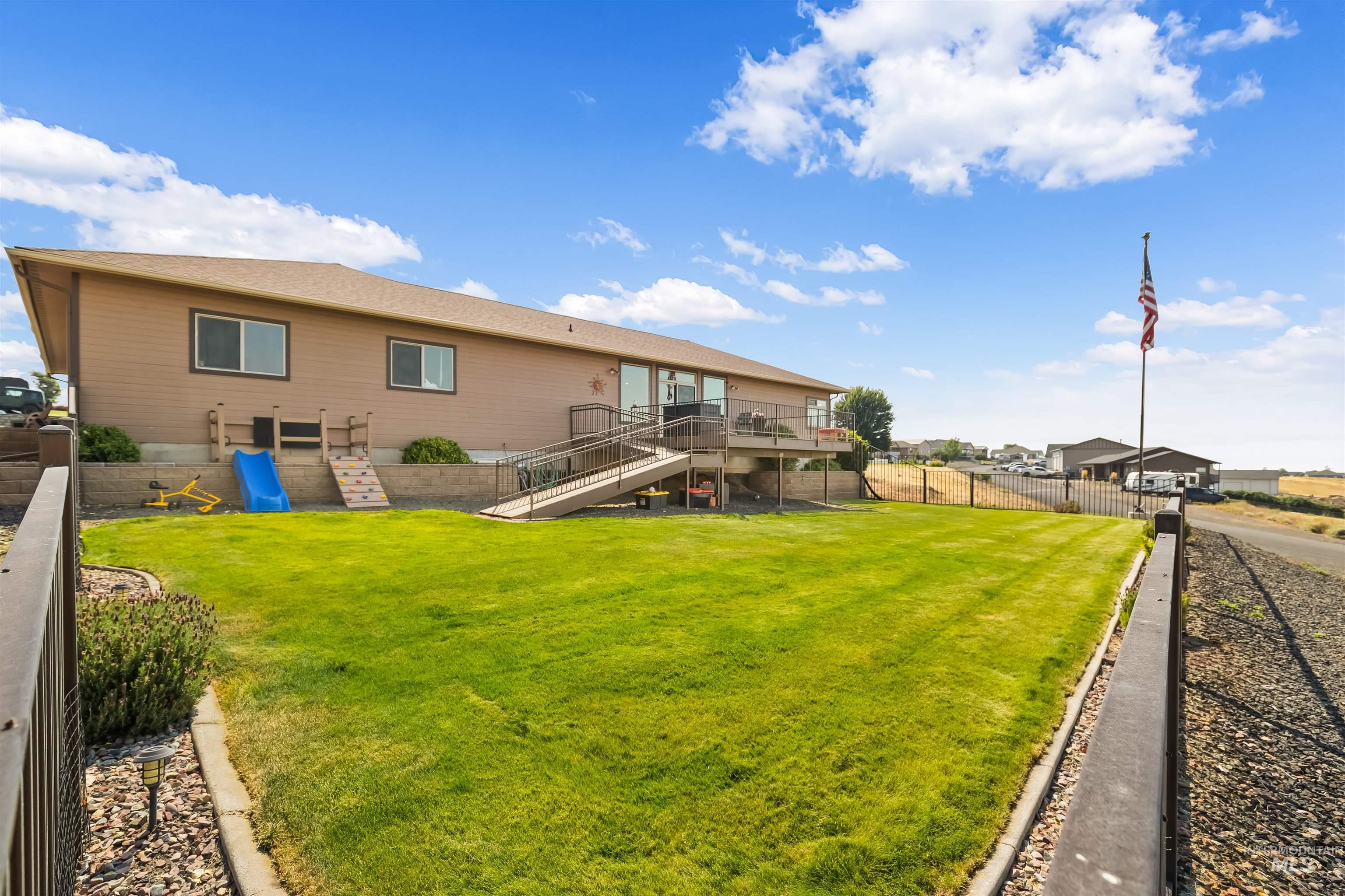705 Talons Ct