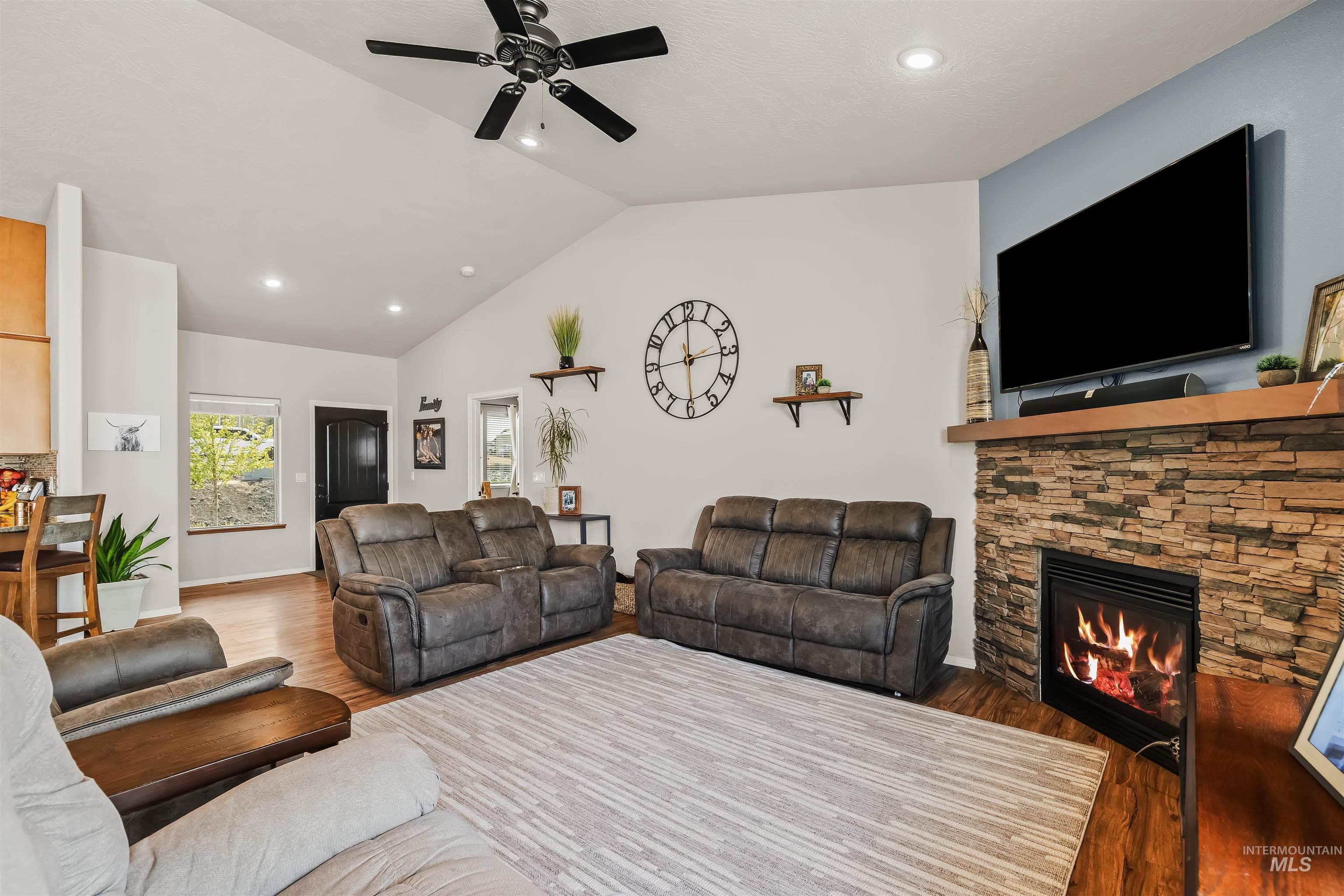 705 Talons Ct
