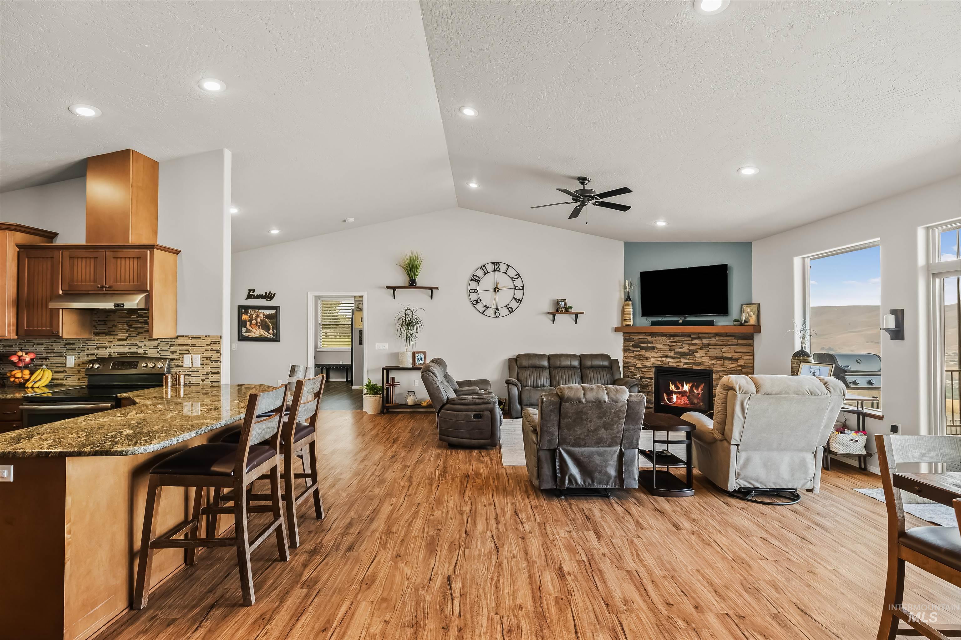 705 Talons Ct