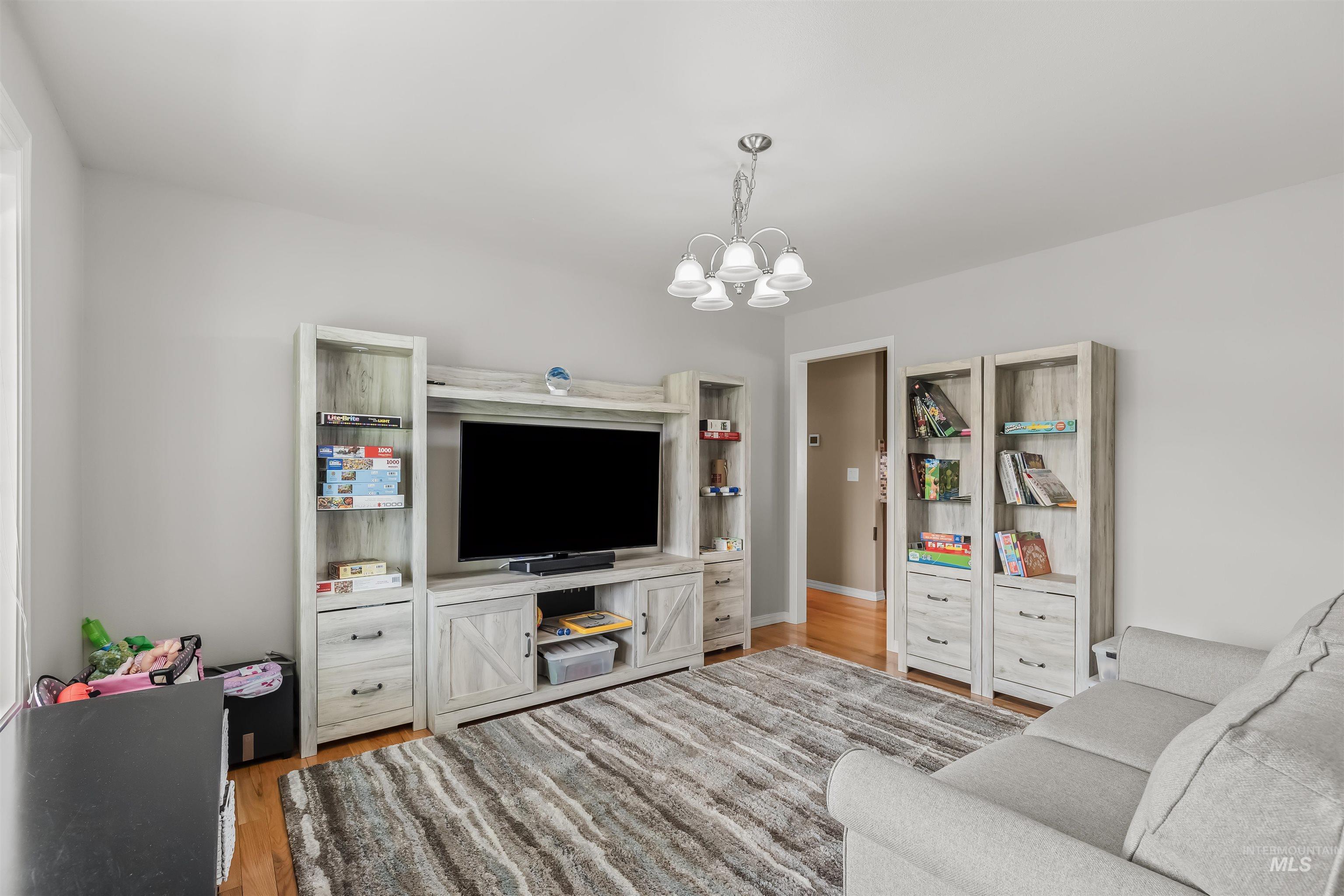 718 Talons Court