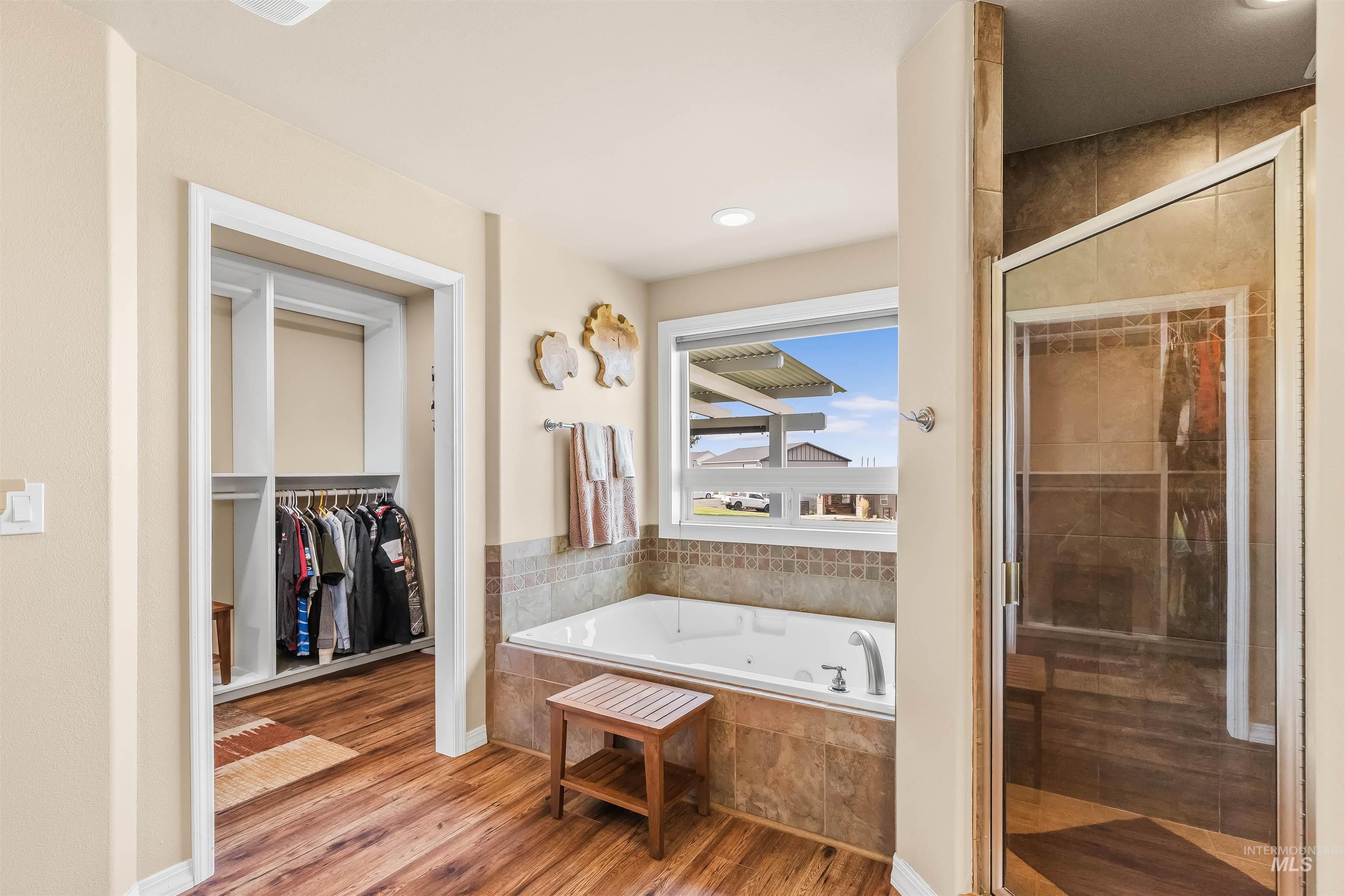 718 Talons Court