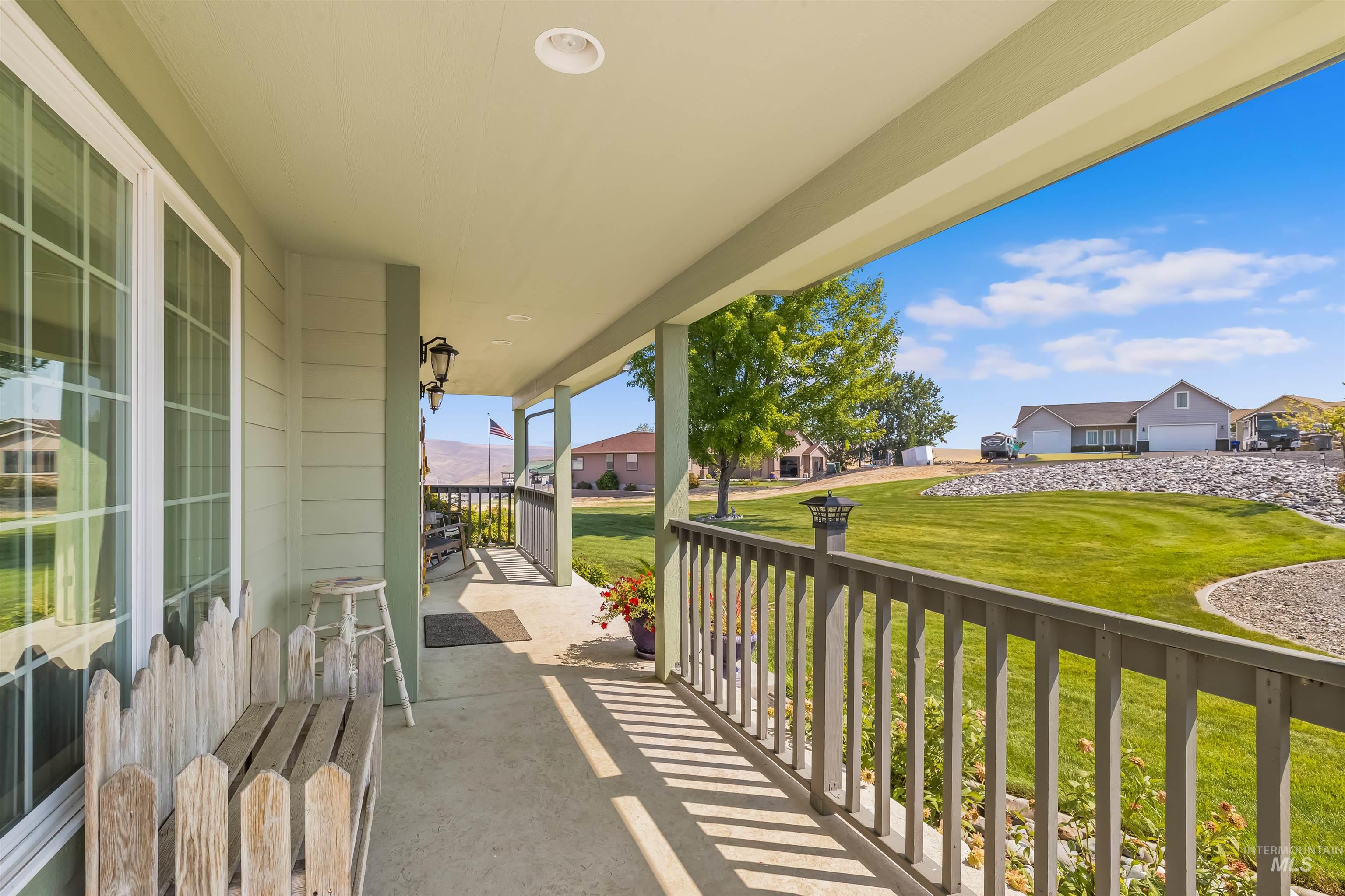 718 Talons Court