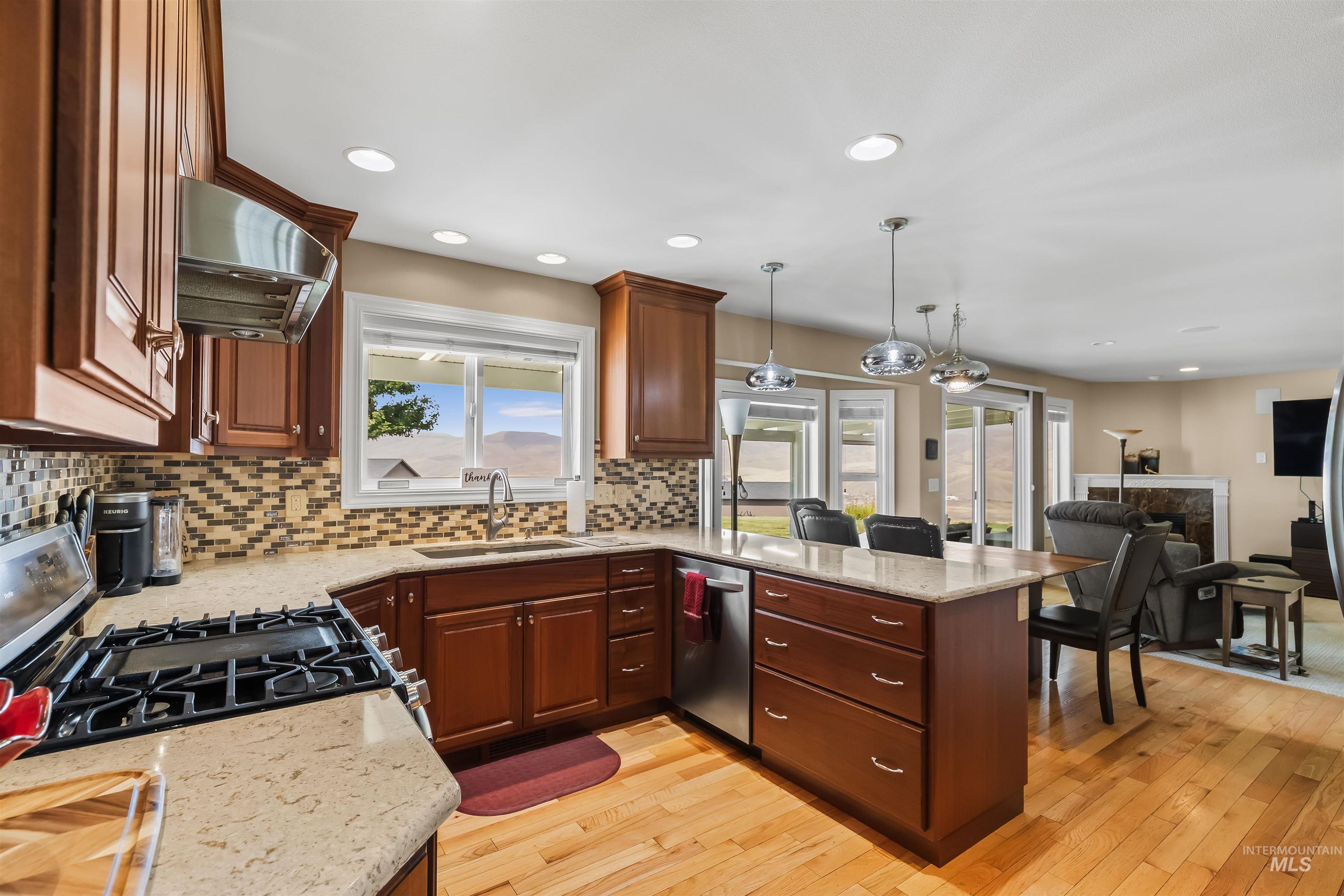 718 Talons Court