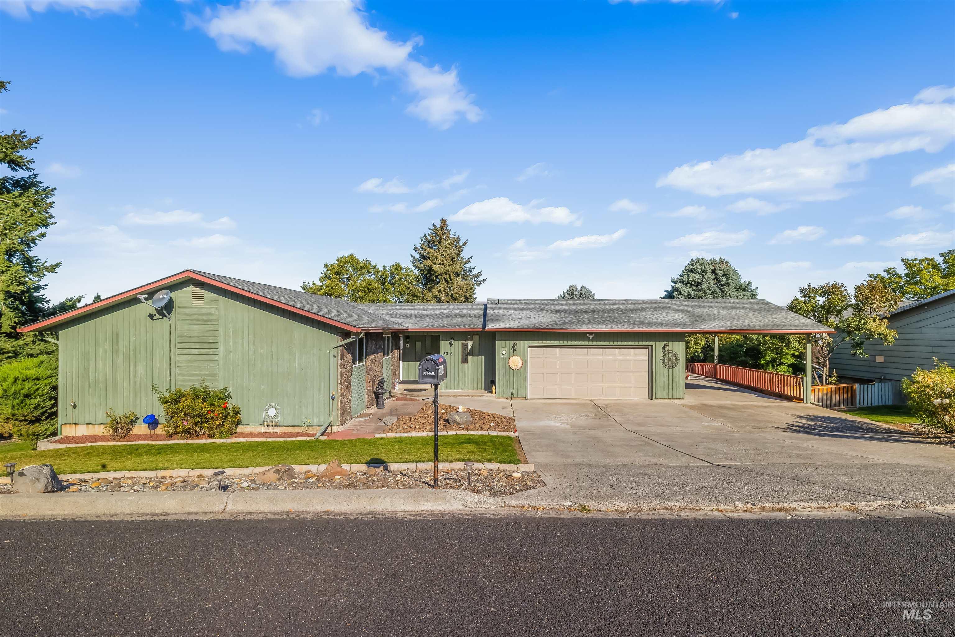 3016 Mayfair Ridge