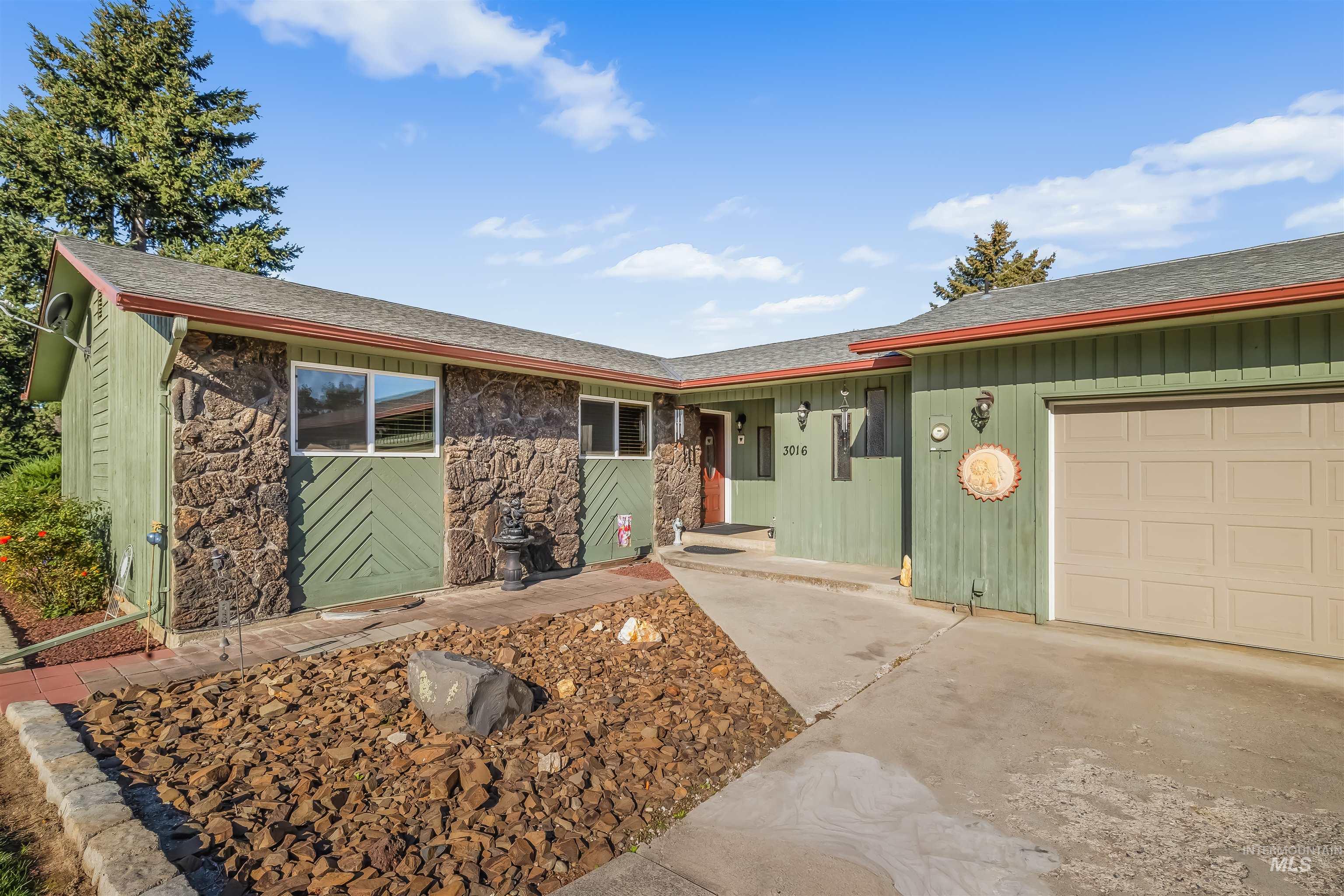 3016 Mayfair Ridge