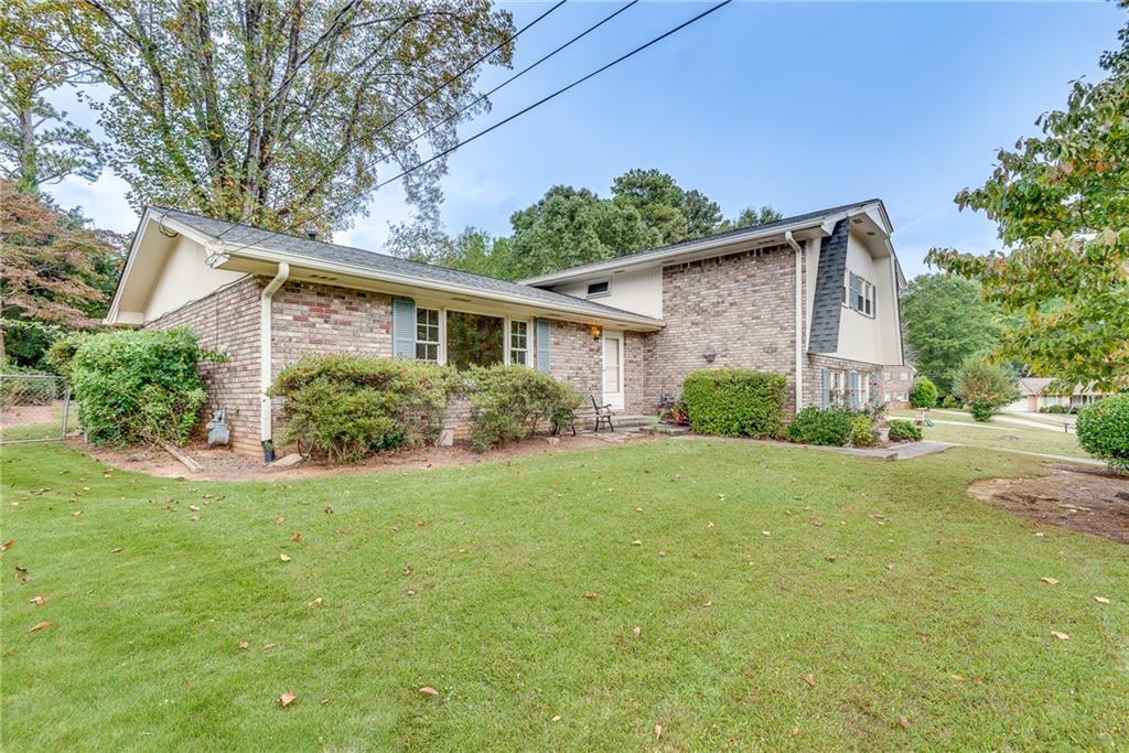 3830 Leander Court