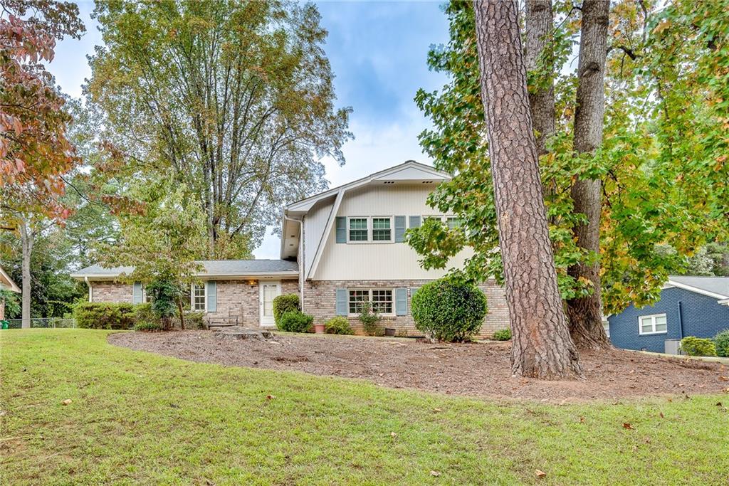 3830 Leander Court