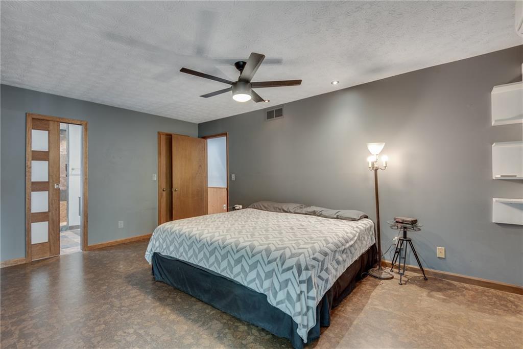 2736 Peachtree Walk