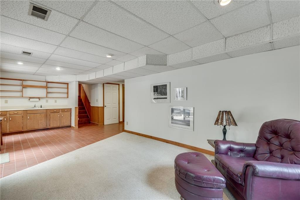 2736 Peachtree Walk