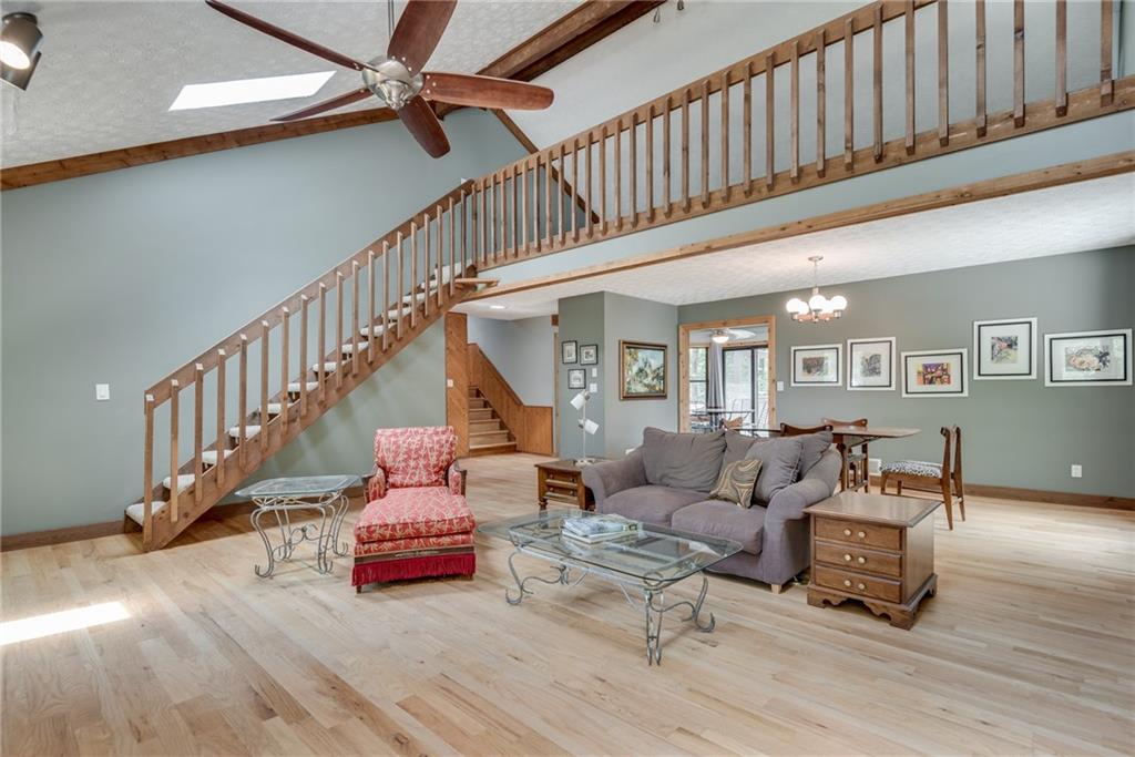 2736 Peachtree Walk