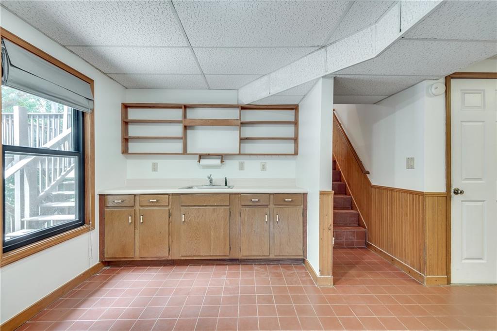 2736 Peachtree Walk