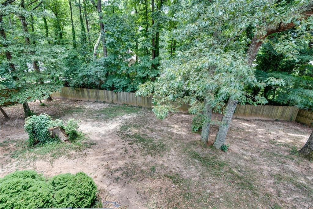 2736 Peachtree Walk