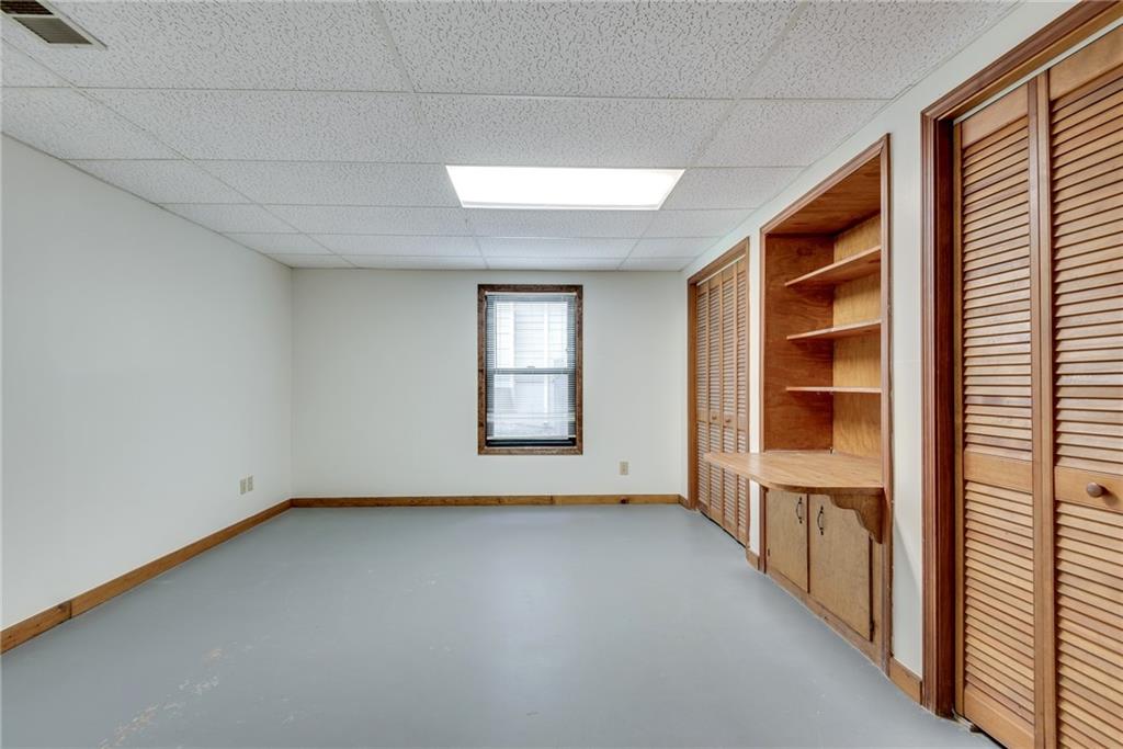 2736 Peachtree Walk