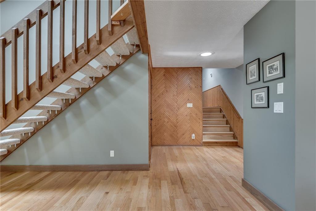 2736 Peachtree Walk