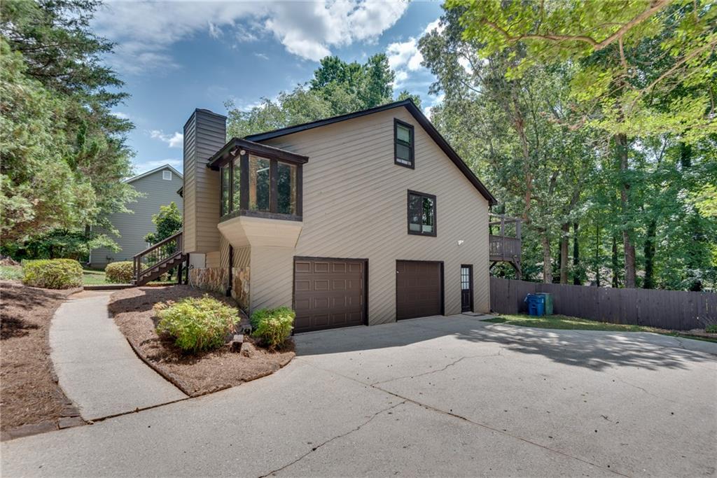 2736 Peachtree Walk