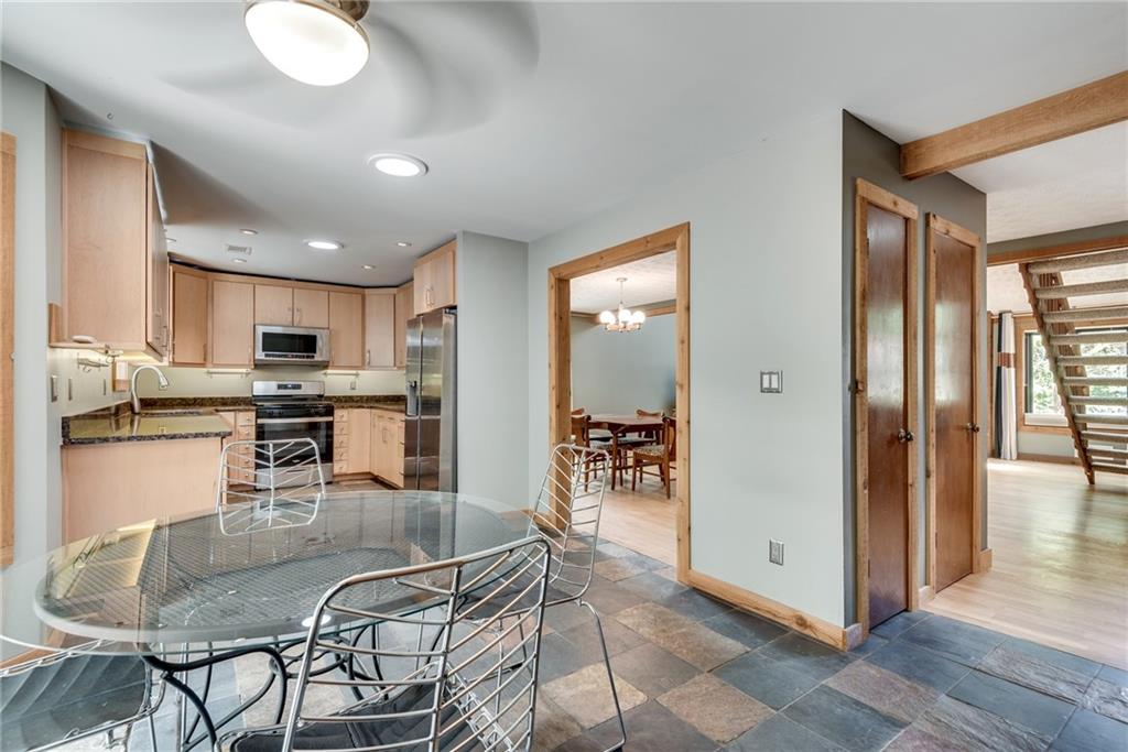 2736 Peachtree Walk