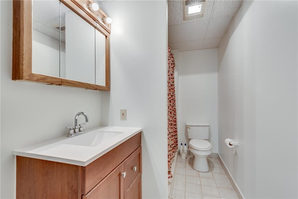 2736 Peachtree Walk