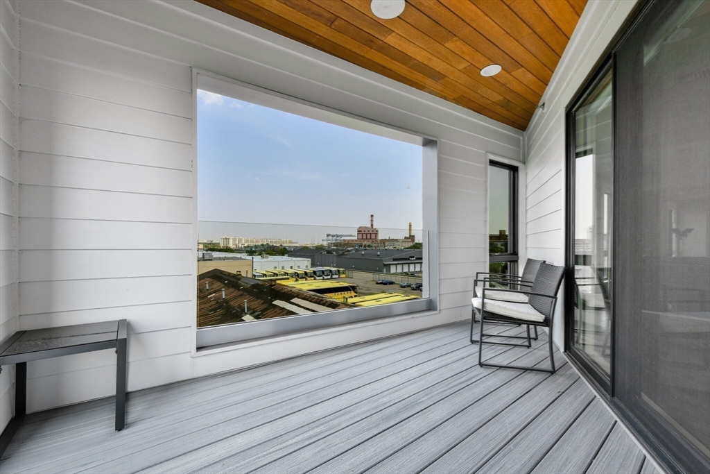 377 W 1st St # 9