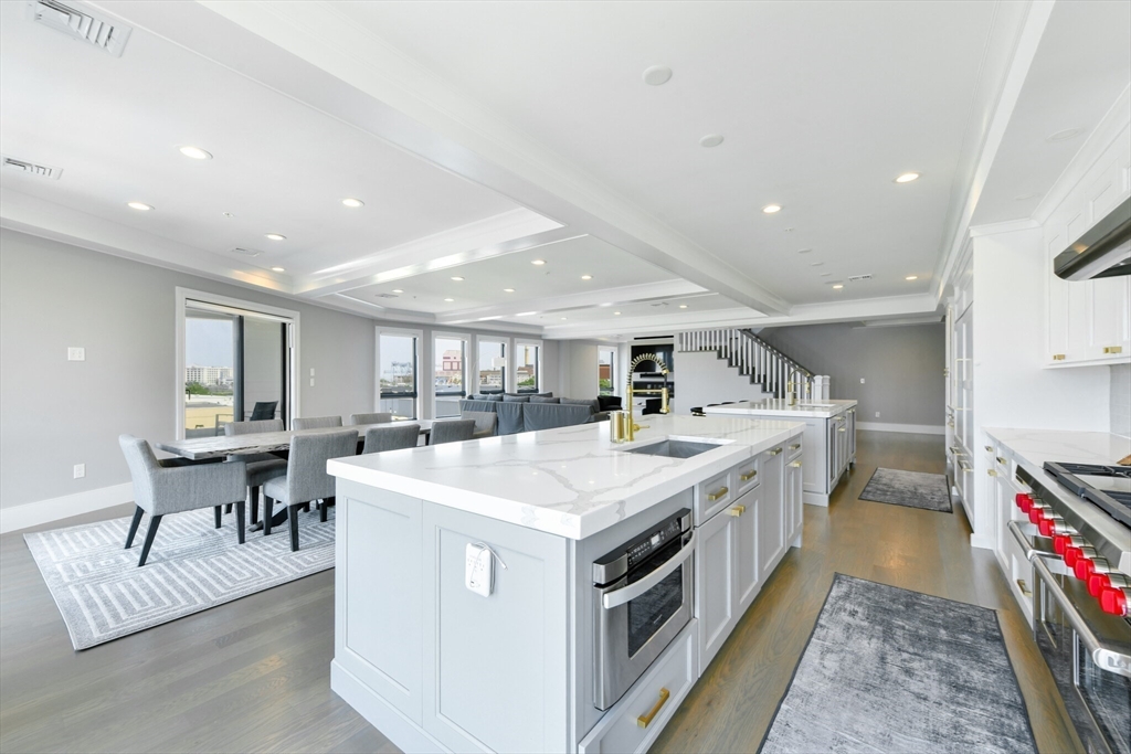 377 W 1st St # 9