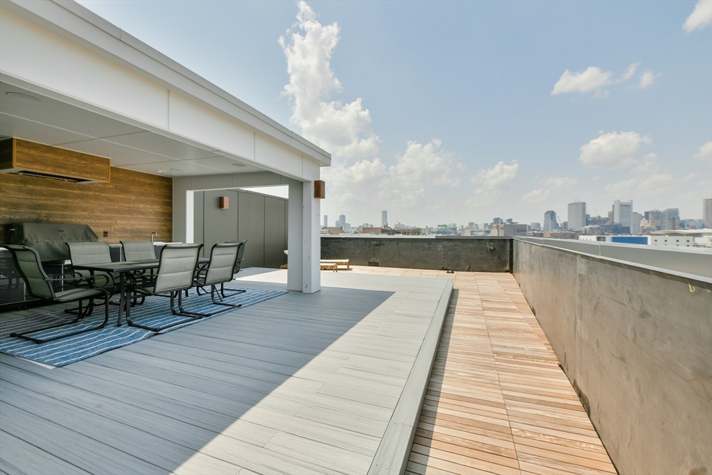 377 W 1st St # 9