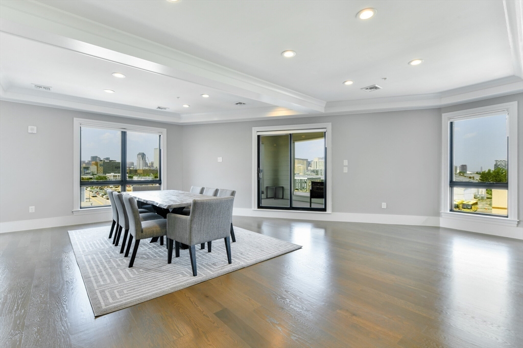 377 W 1st St # 9