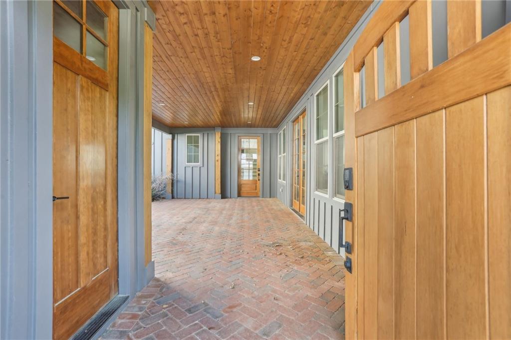 190 Arbor Garden Circle
