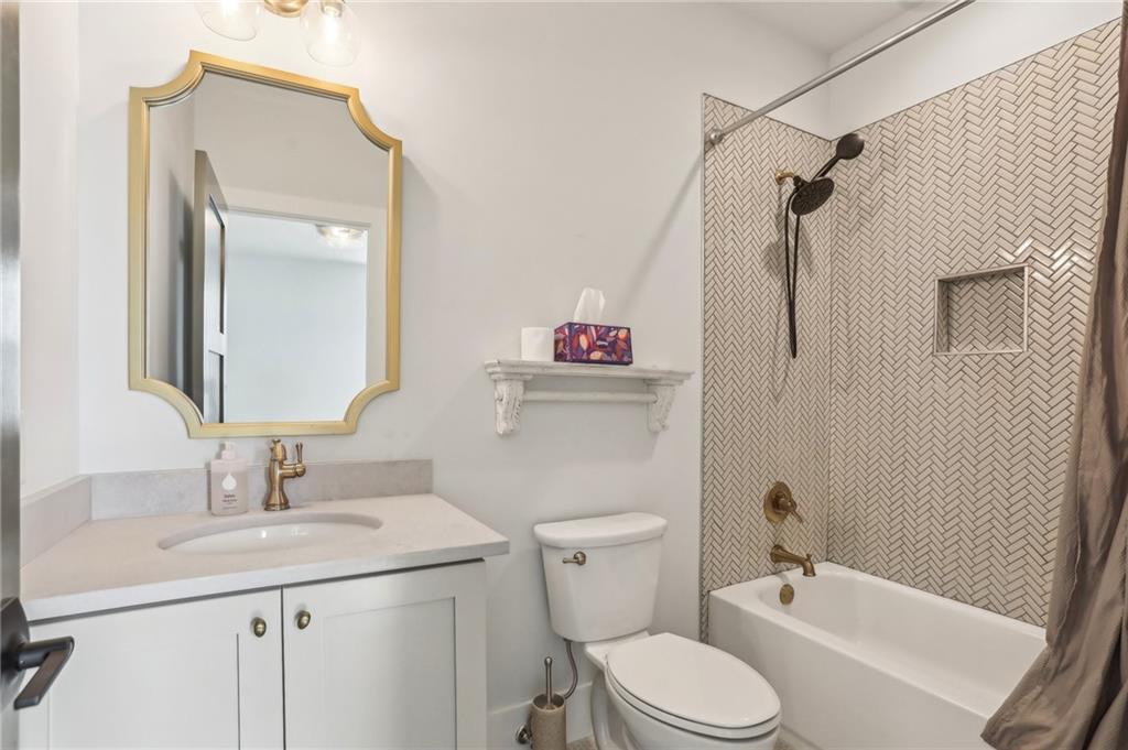 190 Arbor Garden Circle