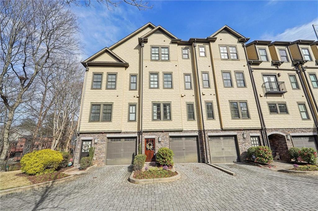 255 Southerland Terrace NE Unit 207
