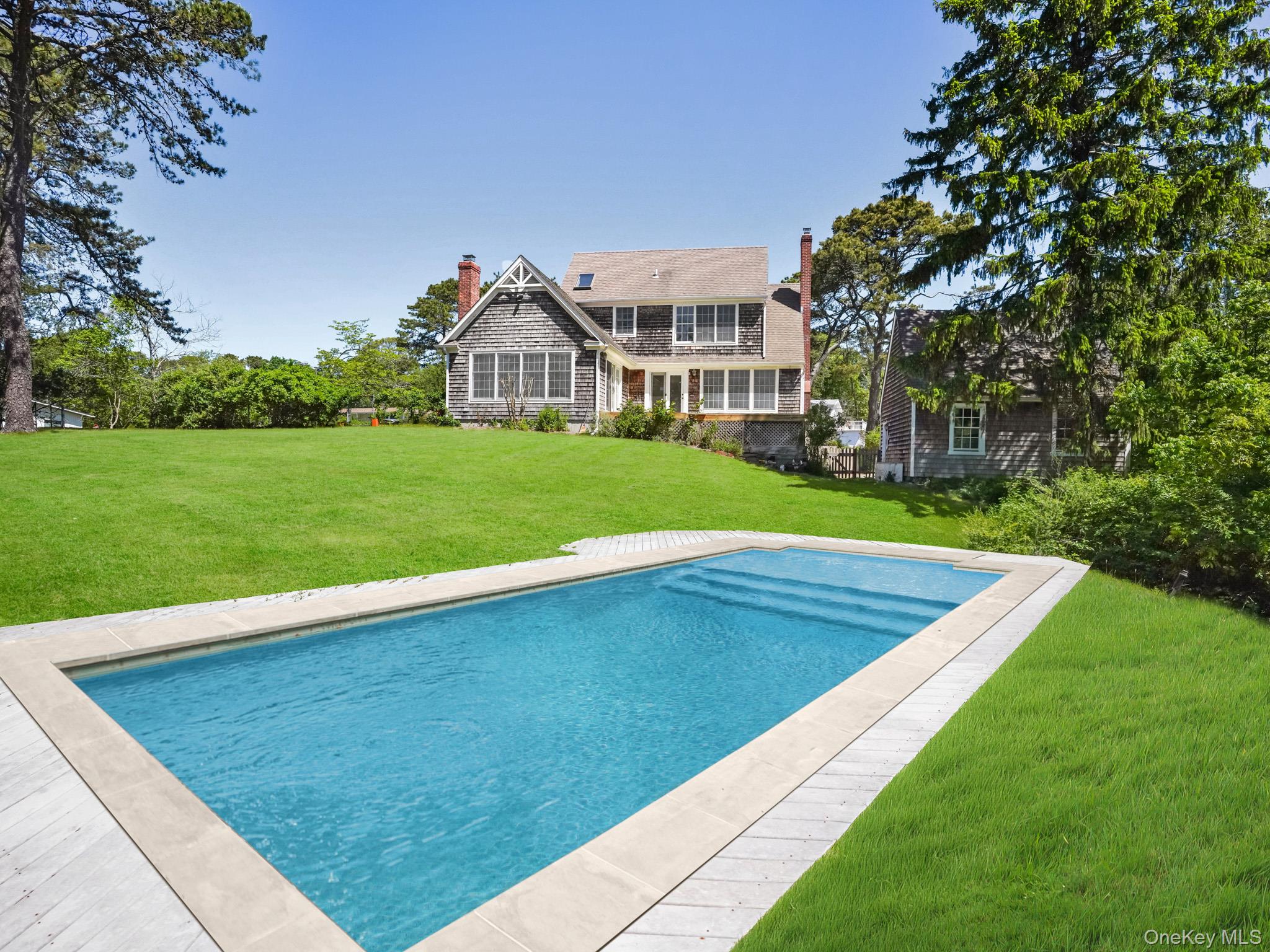 6 Huckleberry Lane E