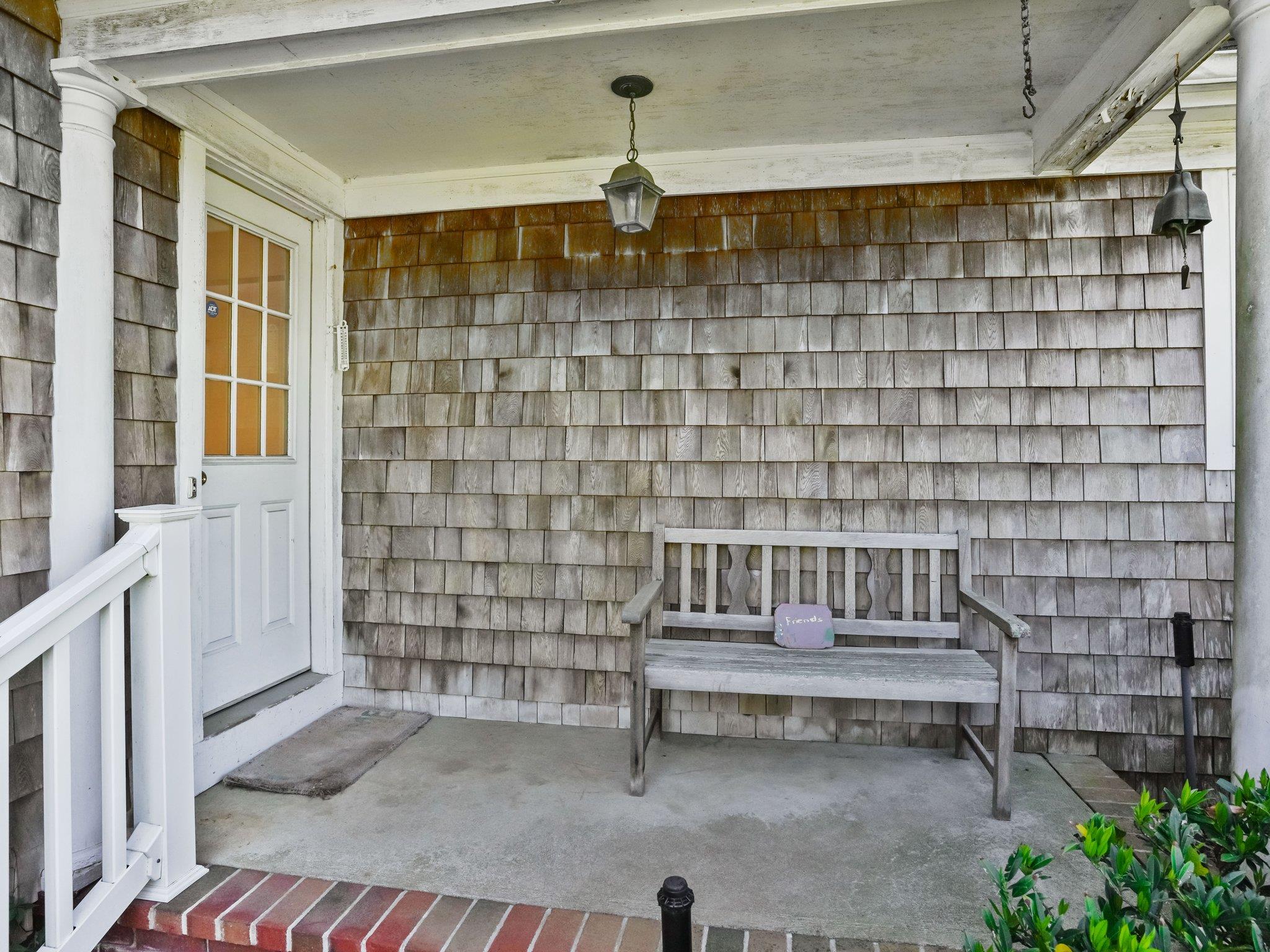 6 Huckleberry Lane E