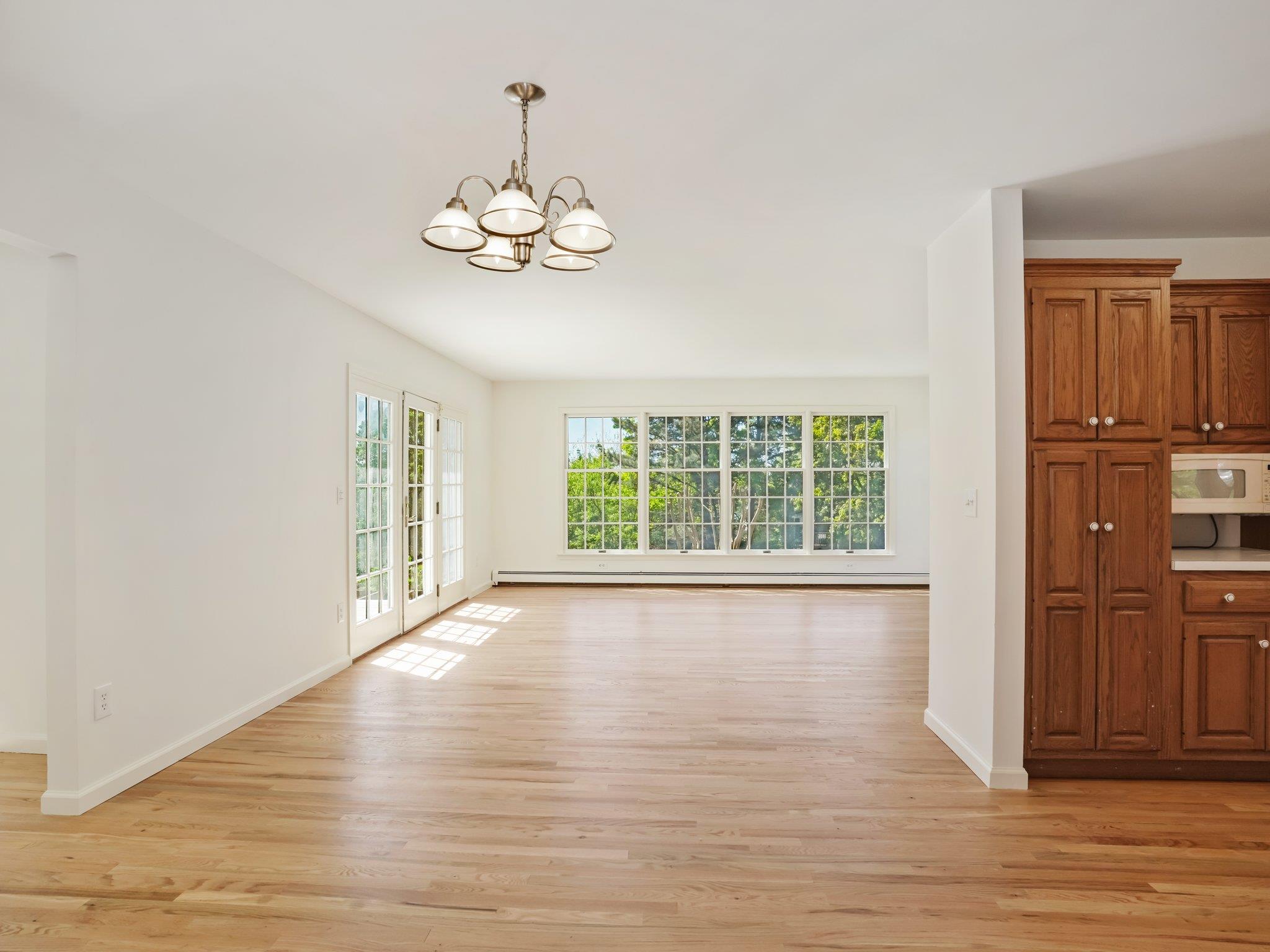 6 Huckleberry Lane E