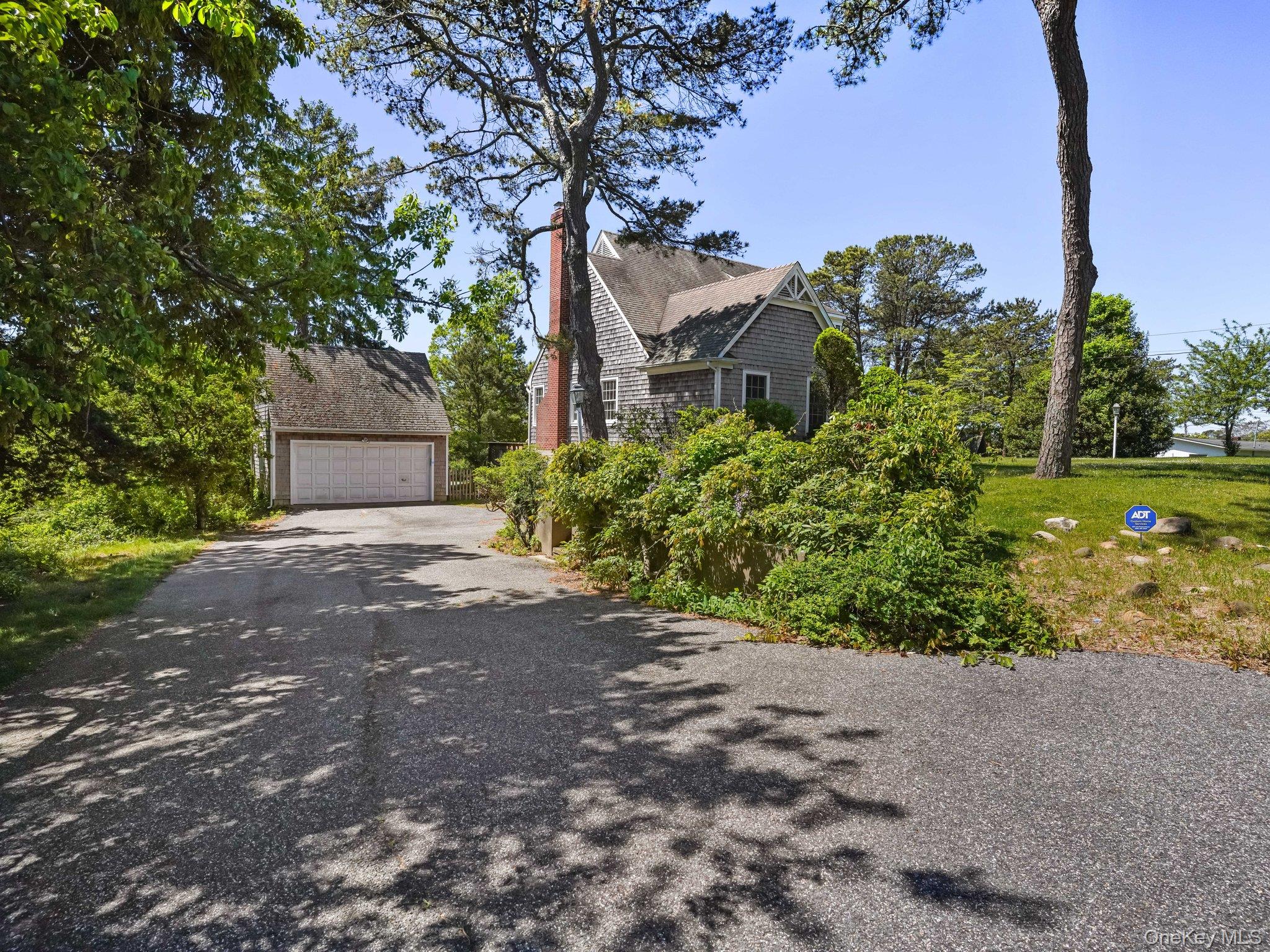 6 Huckleberry Lane E