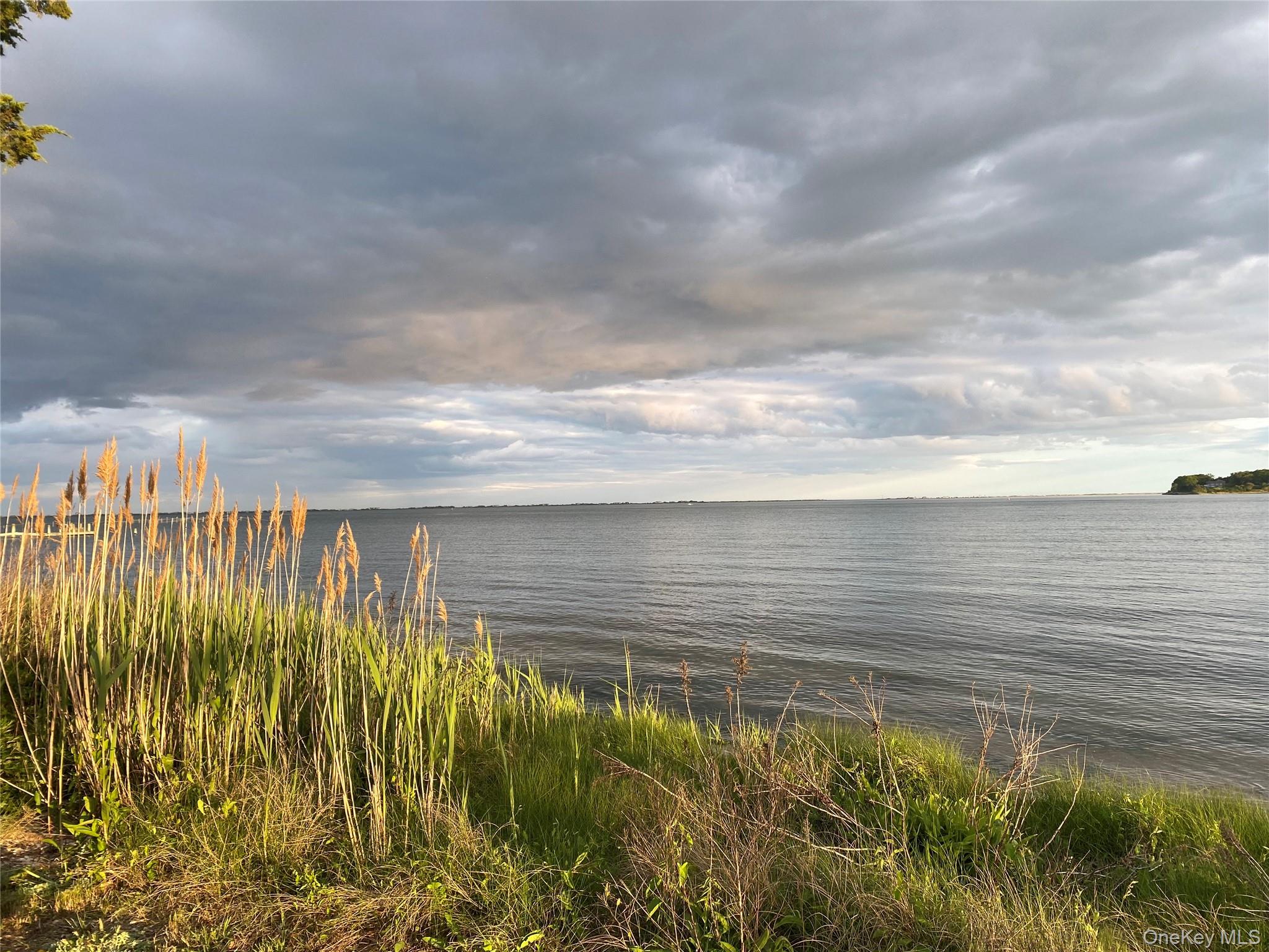 6 Huckleberry Lane E