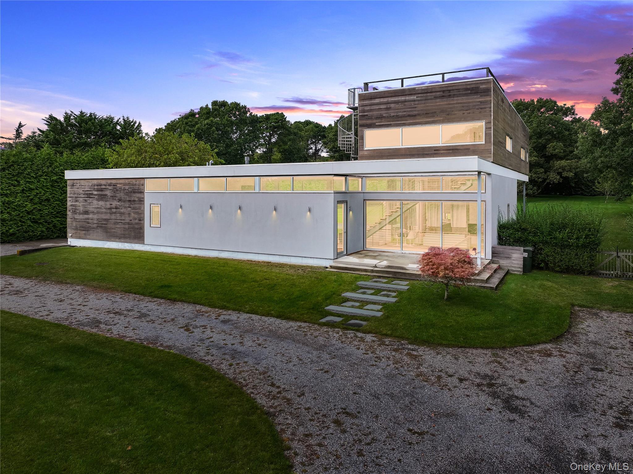 135 Middle Pond Road