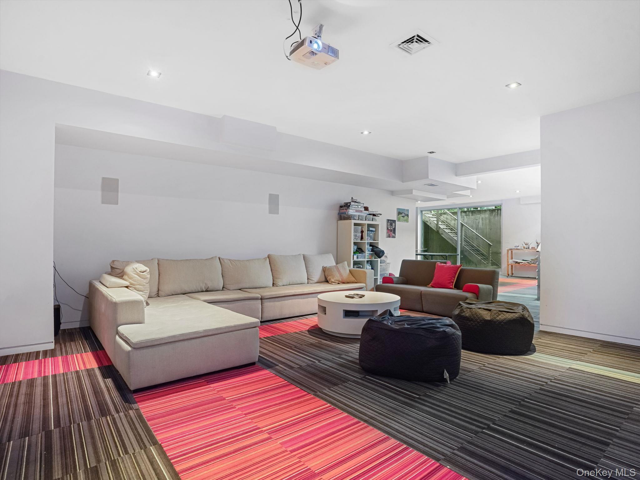 135 Middle Pond Road