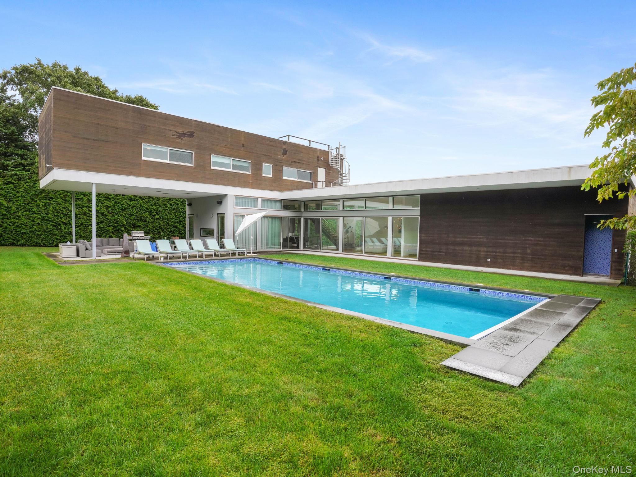 135 Middle Pond Road