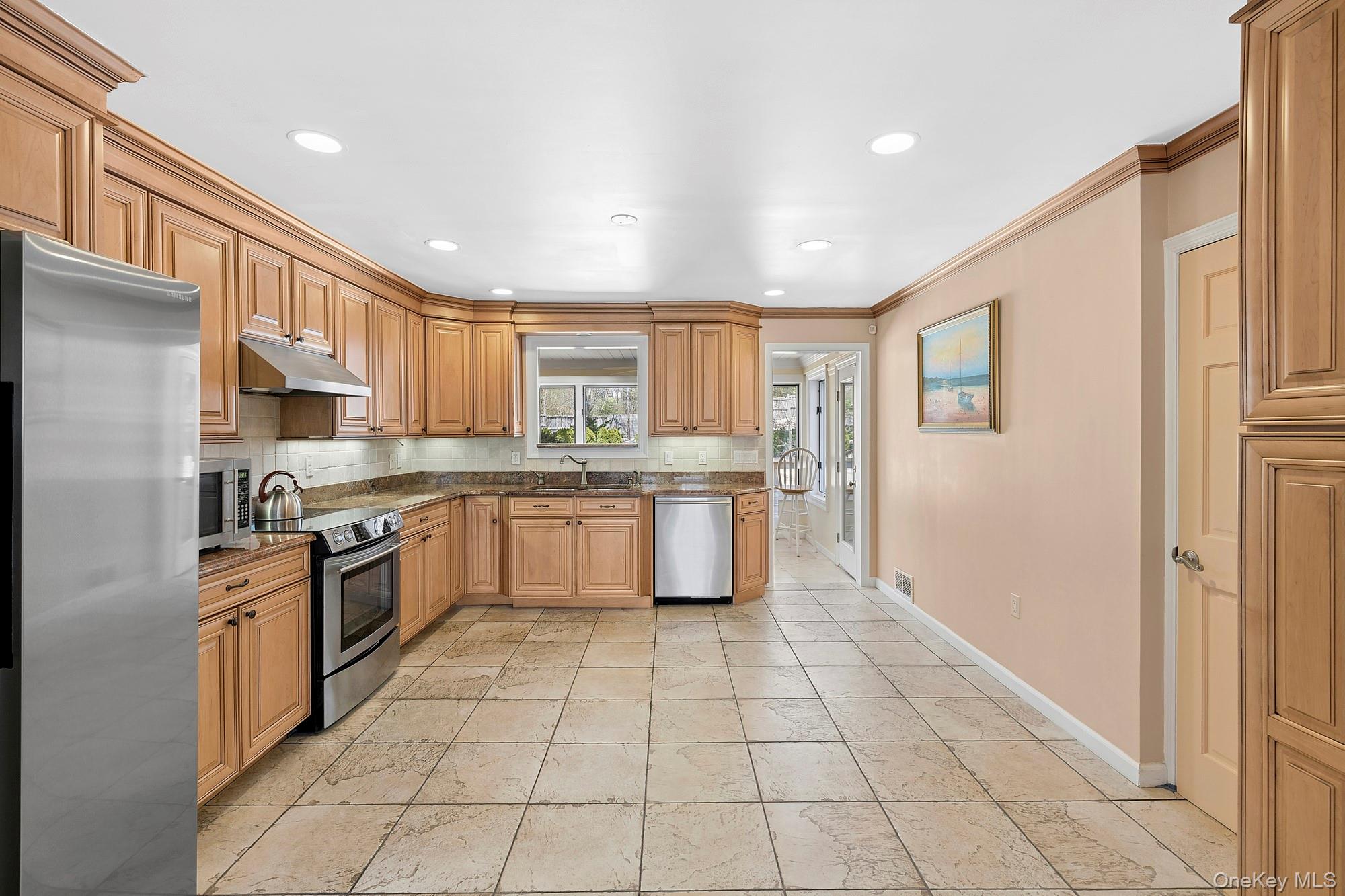 5 Huckleberry Lane, East