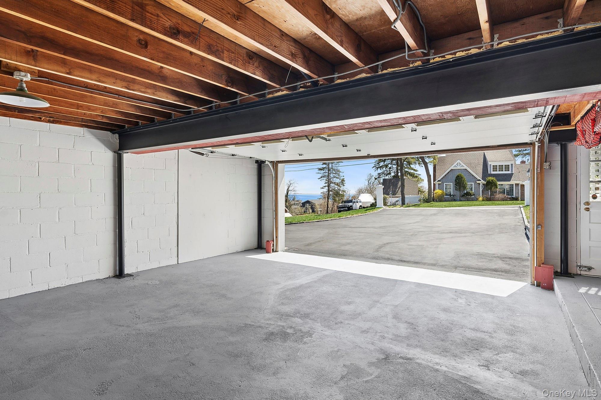 5 Huckleberry Lane, East