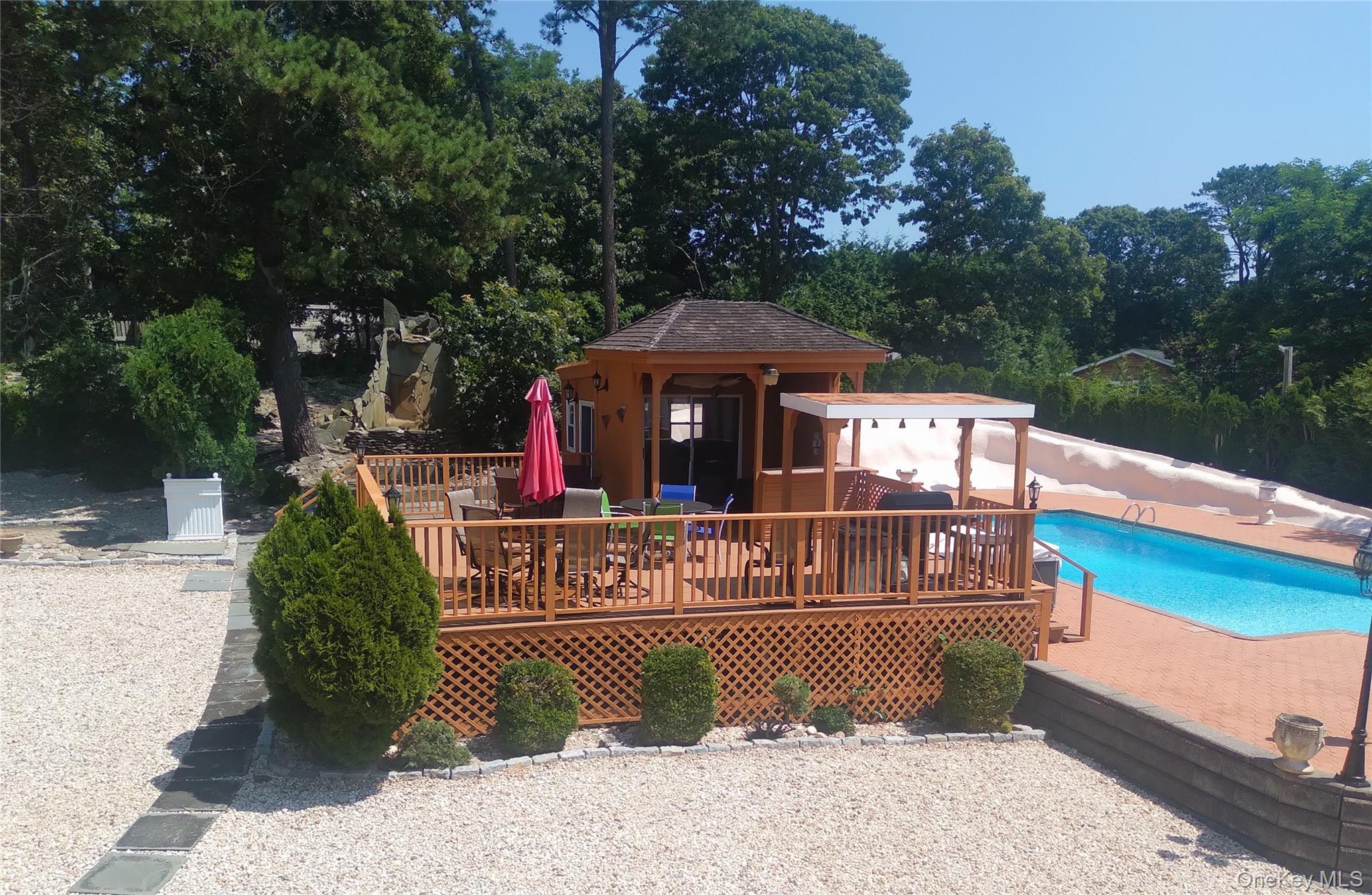 5 Huckleberry Lane, East