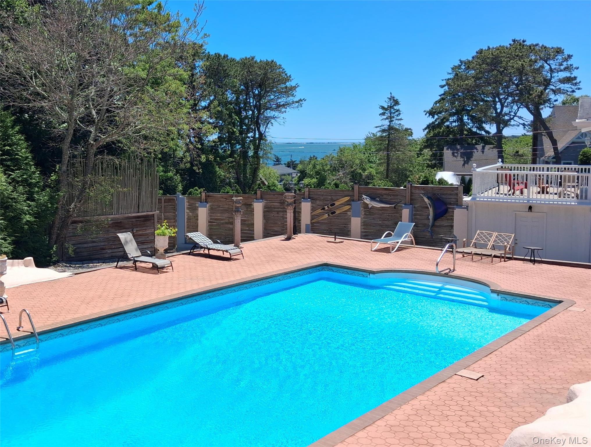 5 Huckleberry Lane, East