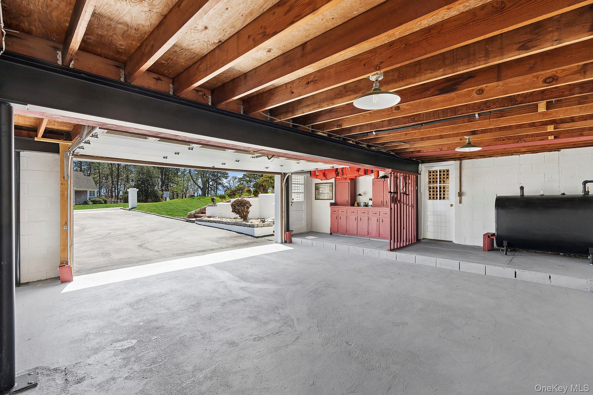 5 Huckleberry Lane, East