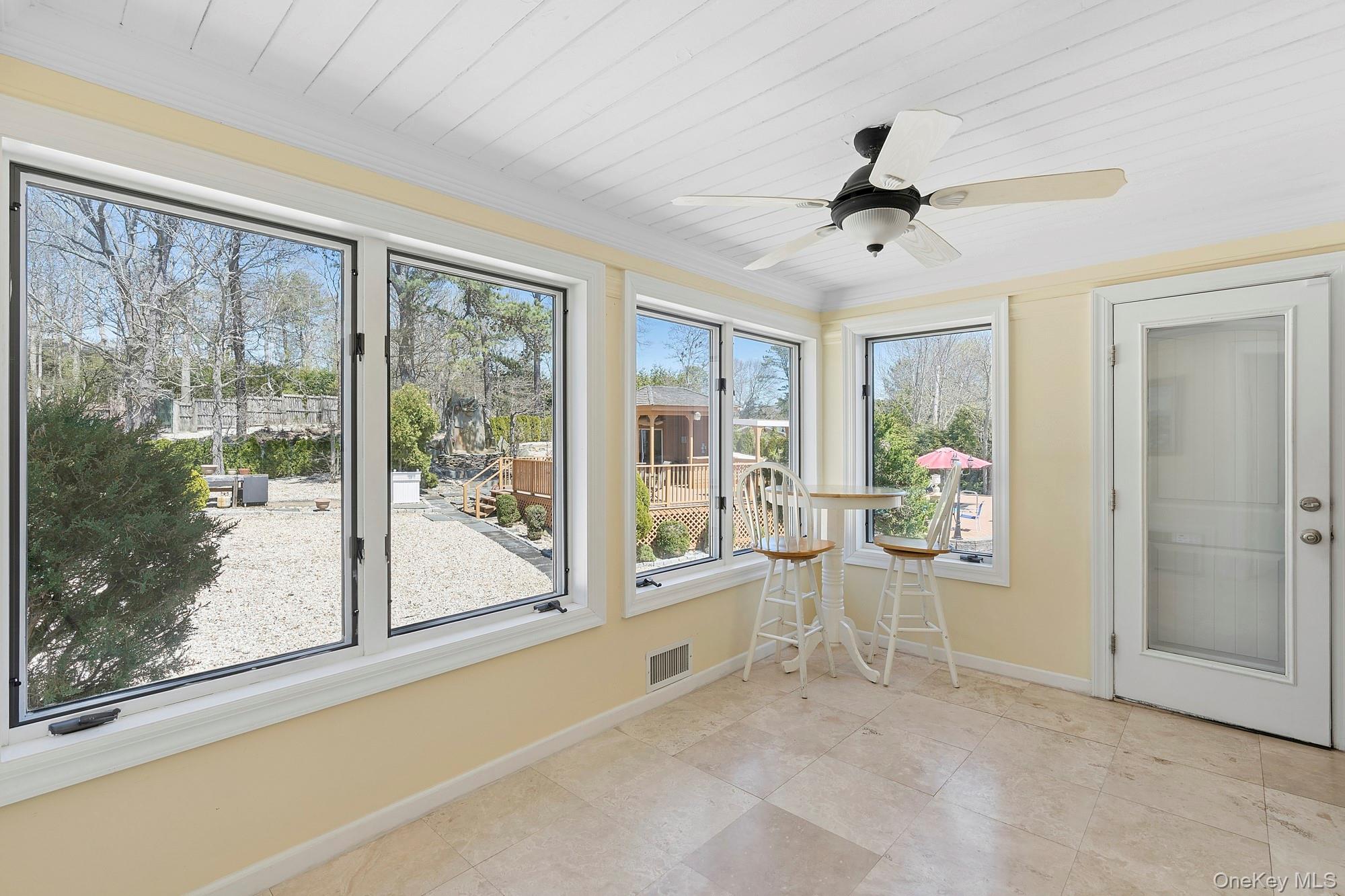 5 Huckleberry Lane, East