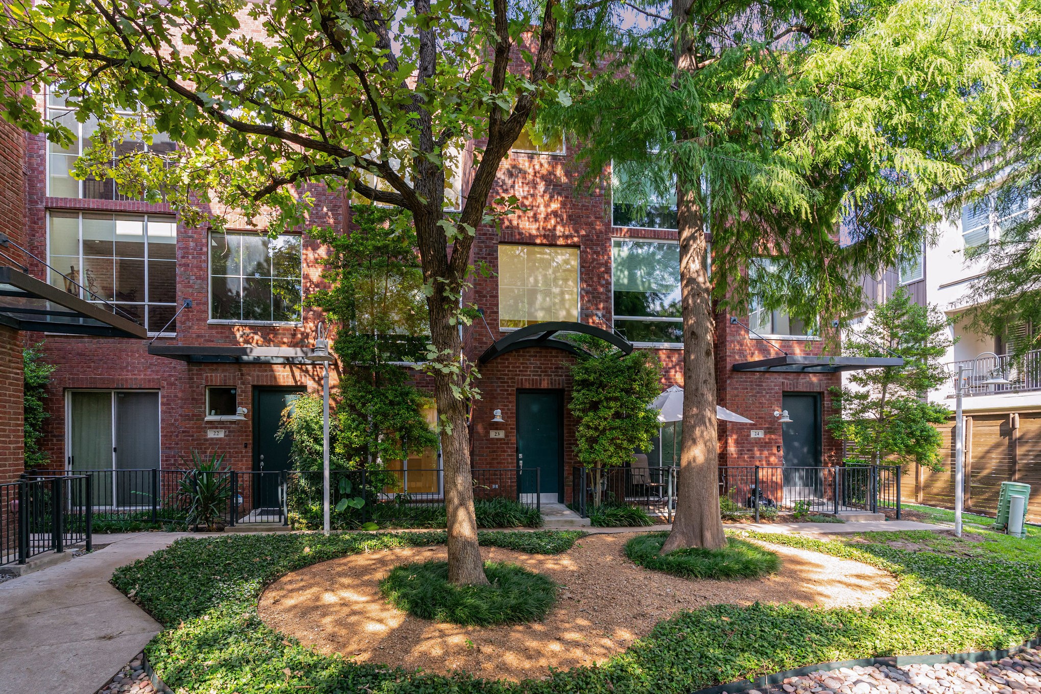 4231 Rawlins Street 23